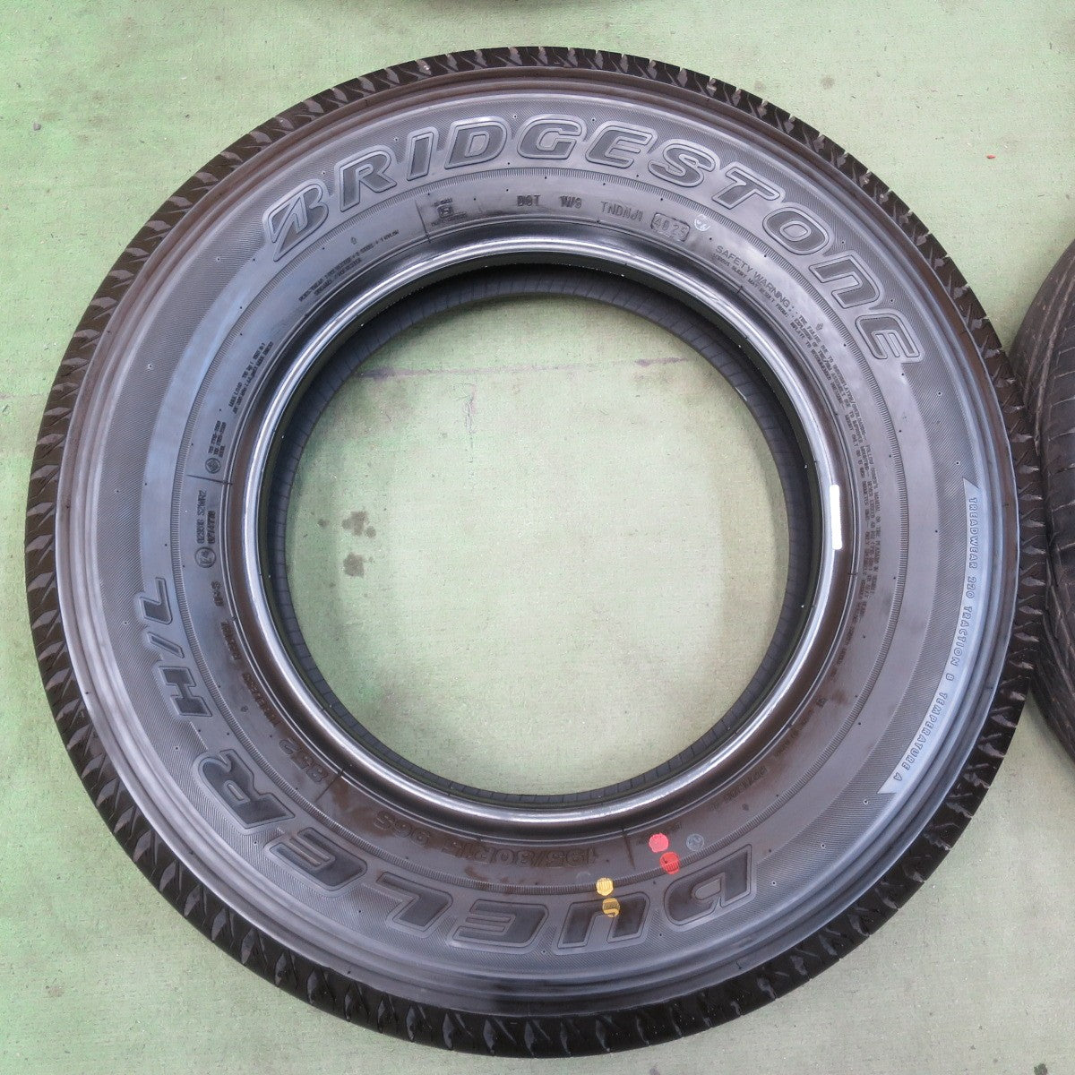 新車外し！25年★195/80R15 ブリヂストン デューラー H/L 852 DUELER タイヤ 15インチ ジムニーシエラ ジムニーノマド 等★6050608イノタ