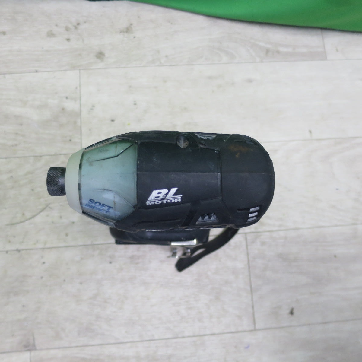 [送料無料] キレイ☆マキタ 充電式 ソフト インパクト ドライバ 18V TS141D バッテリー 付き 電動 工具☆