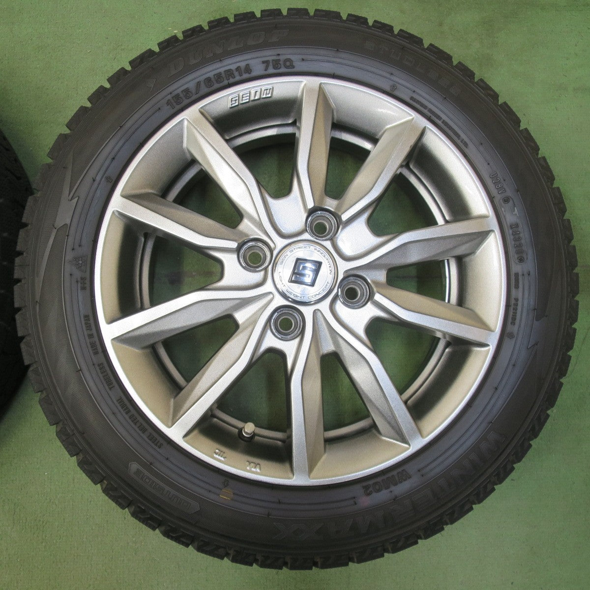 バリ溝！キレイ！9.5分◎スタッドレス 155/65R14 ダンロップ ウインターマックス WM02 SEIN ザイン 14インチ PCD100/4H◎6081201イス