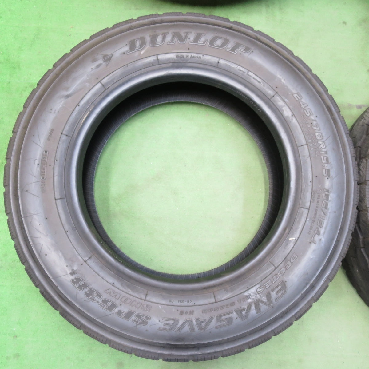 新車外し！25年！ほぼ未使用★トラック タイヤ 245/70R19.5 136/134J ダンロップ エナセーブ SP638L DECTES デクテス オールシーズン 19.5インチ★5052608イスタ