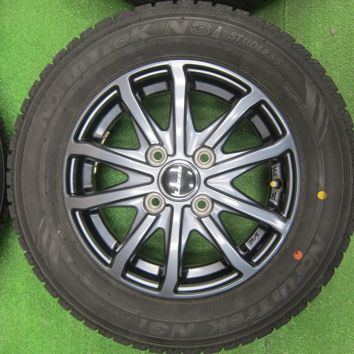 [送料無料] バリ溝！20年！キレイ！9.5分以上★スタッドレス 145/80R13 オートバックス ノーストレック N3i LEBEN レーベン 13インチ PCD100/4H★4121004TNス