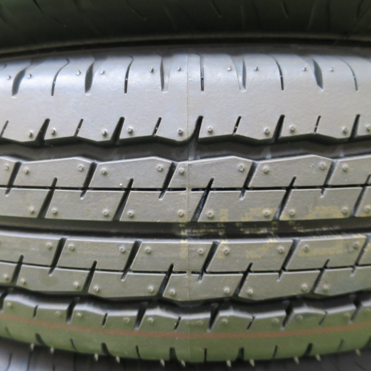 新車外し！25年★155/80R14 88/86S ダンロップ SP175L タイヤ 14インチ プロボックス サクシード 等★6032701NGノタ
