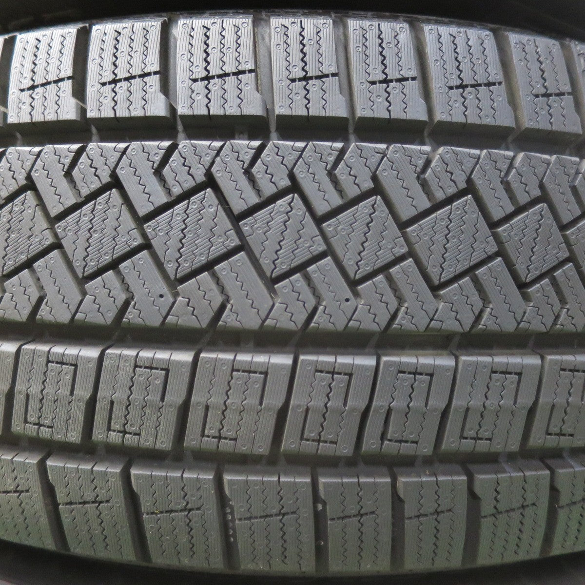 タイヤほぼ未使用！24年！キレイ★スタッドレス 205/60R16 ピレリ アイスゼロ アシンメトリコ TEAD テッド 16インチ PCD114.3/5H★5080805イス