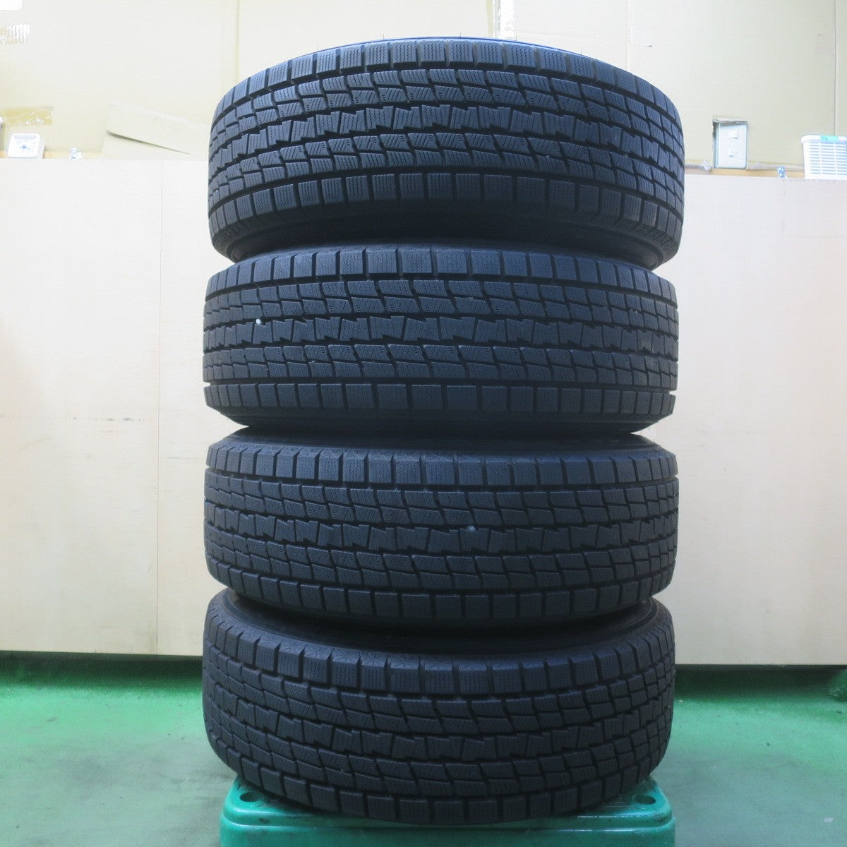 バリ溝！23年！キレイ！ほぼ10分◎スタッドレス 225/60R18 グッドイヤー アイスナビ SUV Exceeder エクシーダー 18インチ PCD114.3/5H◎6100502IMス
