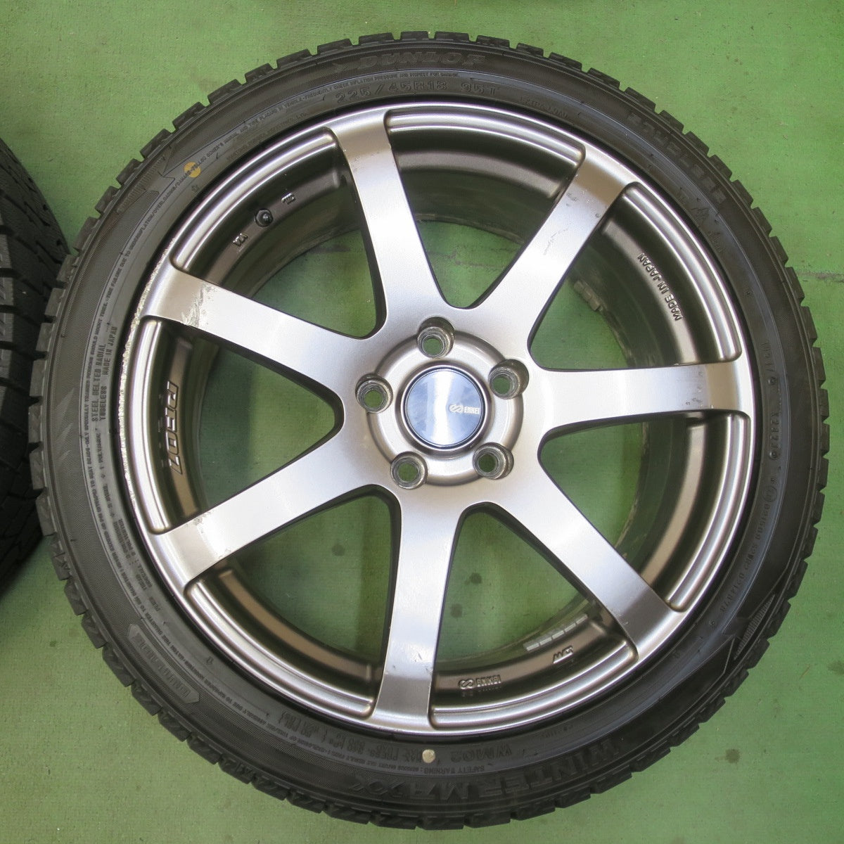 バリ溝！23年！9.5分★ENKEI PF07 スタッドレス 225/45R18 ダンロップ ウインターマックス WM02 エンケイ 18インチ PCD114.3/5H★6040608イス