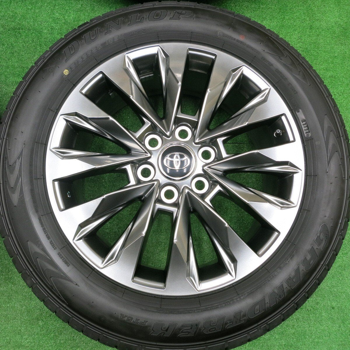 新車外し！24年★トヨタ ランクル 300 ZX 純正 265/55R20 ダンロップ グラントレック PT5A 20インチ PCD139.7/6H★4091401HAノ