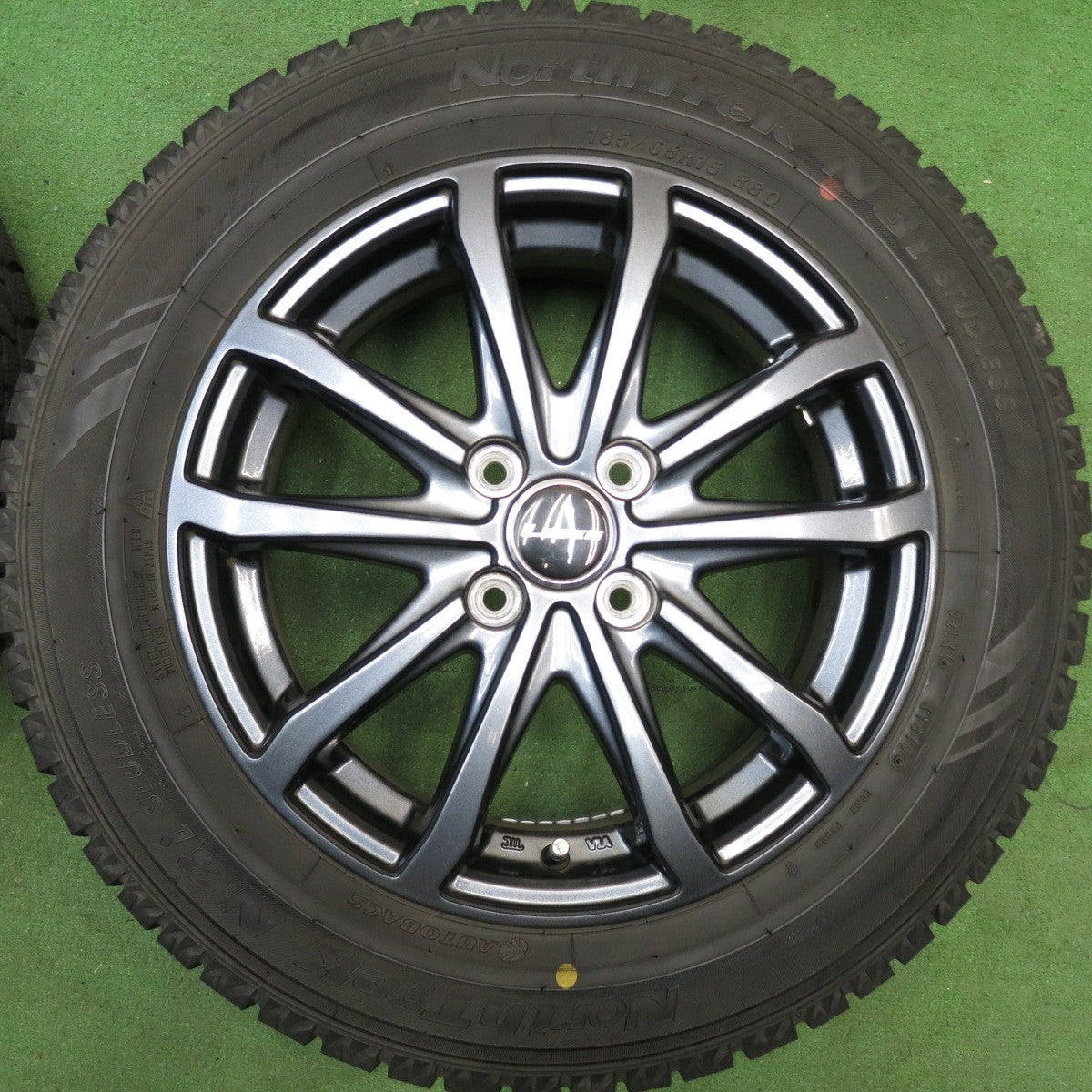 バリ溝！8.5分★スタッドレス 185/65R15 オートバックス ノーストレック N3i LEBEN レーベン 15インチ PCD100/4H★6042609HAス