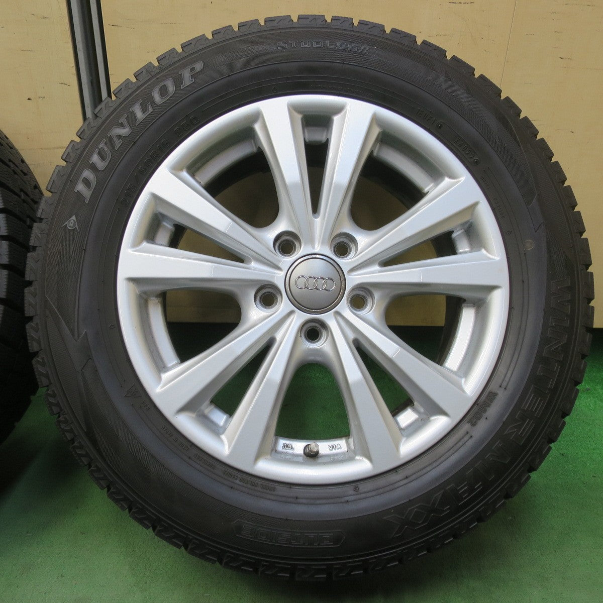 バリ溝！22年！9.5分★ワーゲン アウディ 等 AGA Dorf 215/60R16 スタッドレス ダンロップ ウインターマックス WM02 ドルフ 16インチ PCD112/5H★6042705イス