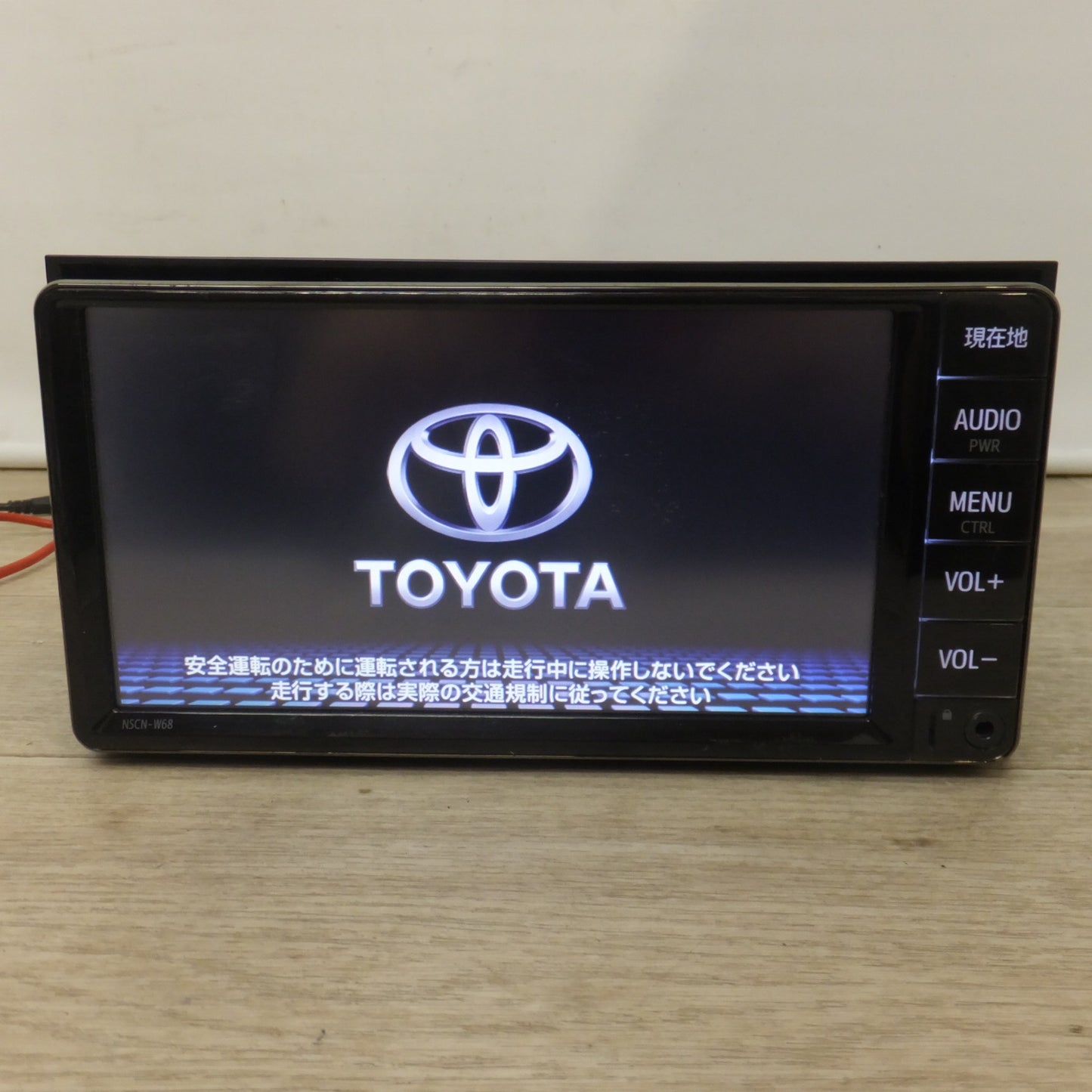 [送料無料] 現状品★パナソニック製 トヨタ 純正 SDナビゲーション NSCN-W68 08605-00B60　セキュリティロック(49)★