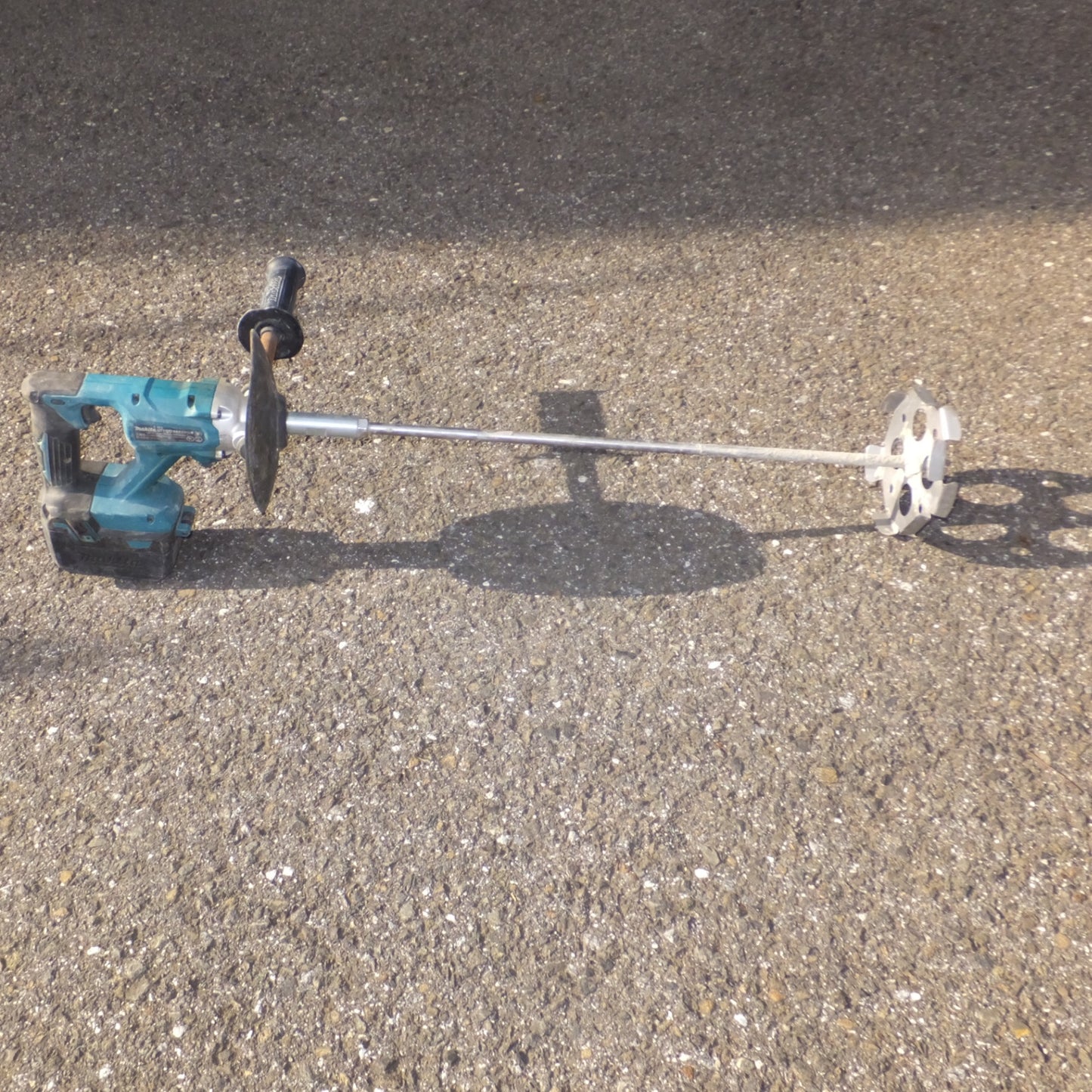 [送料無料] ★マキタ makita 充電式カクハン機 UT130D 18V 本体のみ★