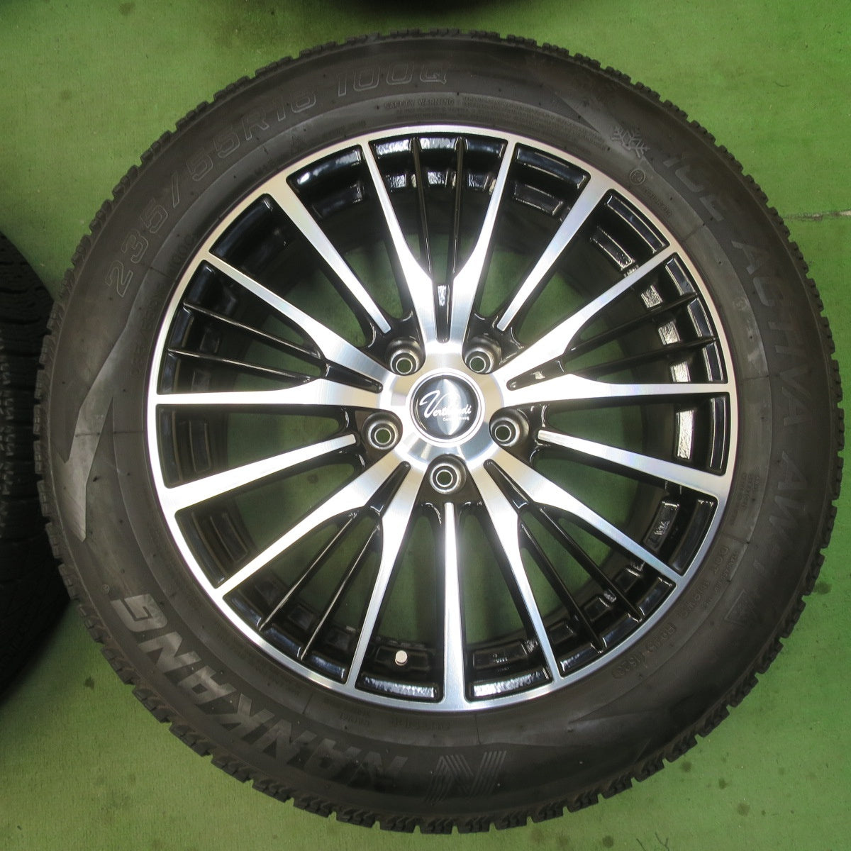 バリ溝！23年！キレイ！9分★スタッドレス 235/55R18 ナンカン アイスアクティバ AW-1 Verthandi ヴェルザンディ ヴェルサンディ 18インチ PCD114.3/5H★6022802イス