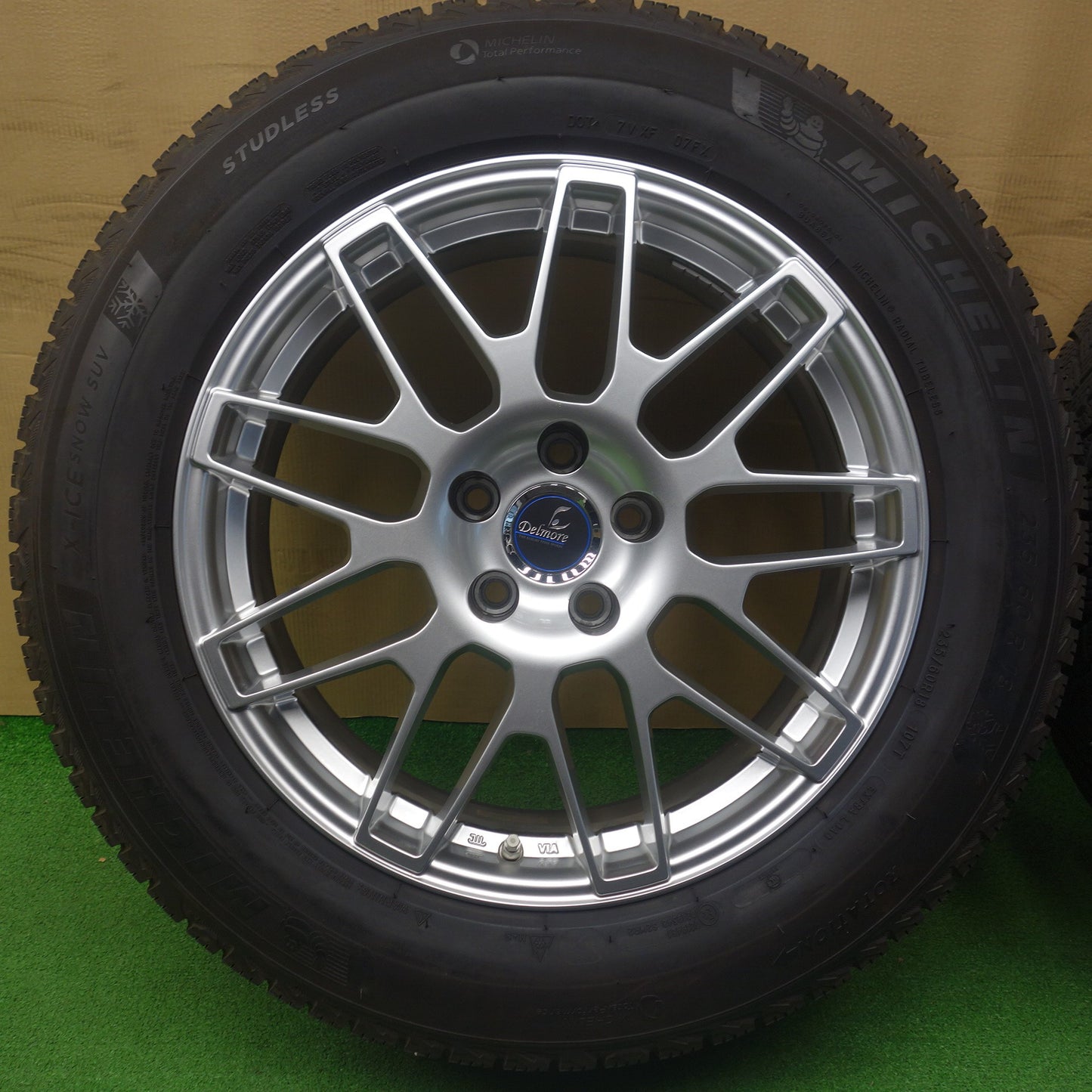 バリ溝！22年！キレイ！9.5分★スタッドレス 235/60R18 ミシュラン X-ICE SNOW SUV Delmore LC.S デルモア 18インチ PCD114.3/5H★6050202KTス