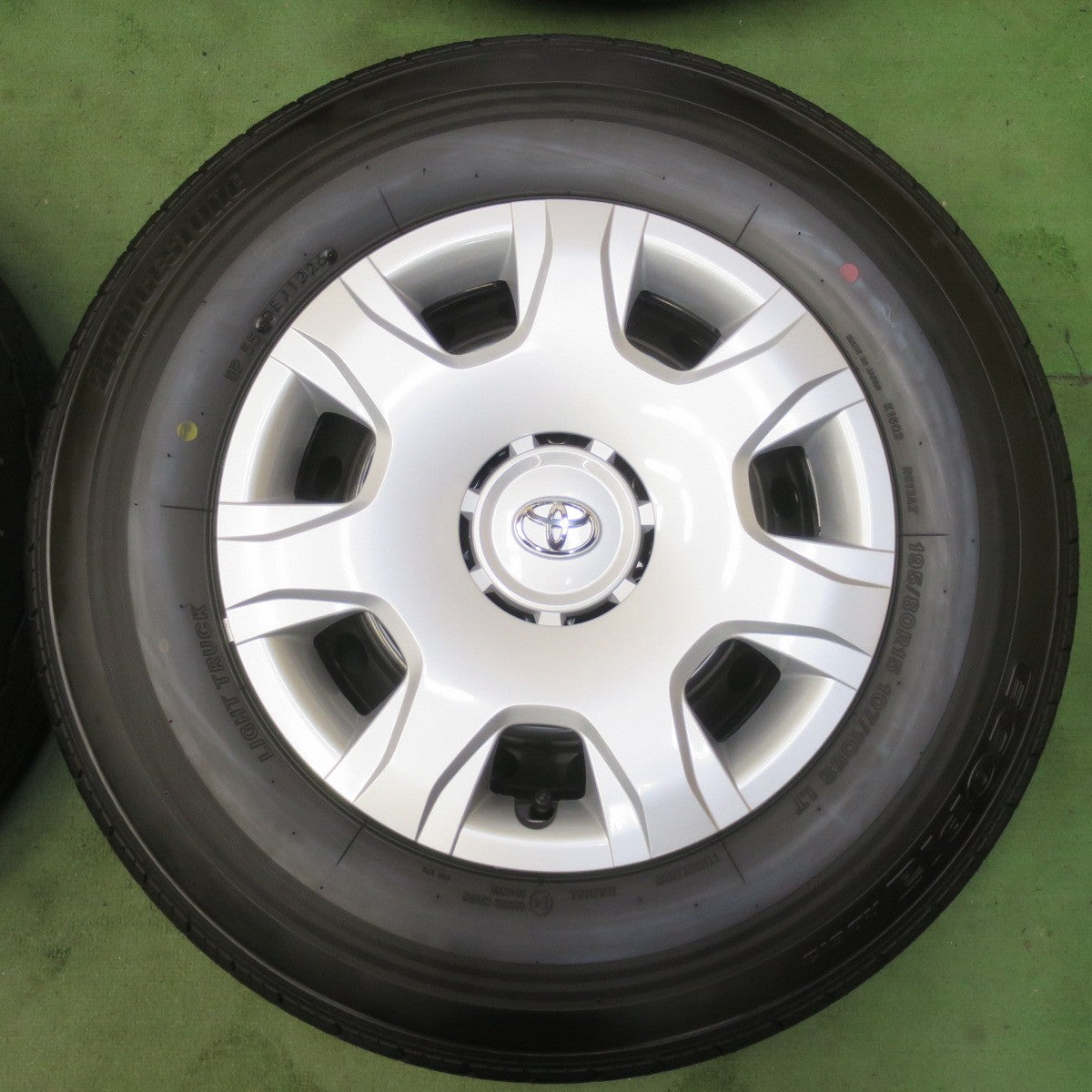 新車外し！26年◎トヨタ 200系 ハイエース 純正 スチール 195/80R15 107/105S ブリヂストン エコピア RD613 15インチ PCD139.7/6H◎6062605イノ