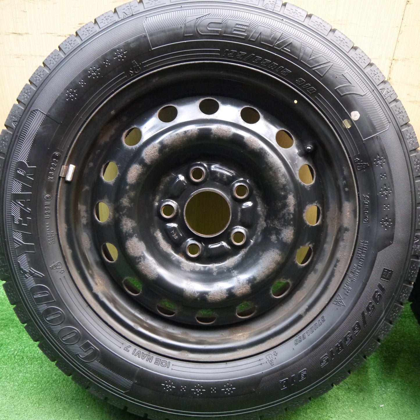 バリ溝！22年！9.5分★スタッドレス 195/65R15 グッドイヤー アイスナビ7 スチール ホイール 15インチ PCD114.3/5H★5062001Hス