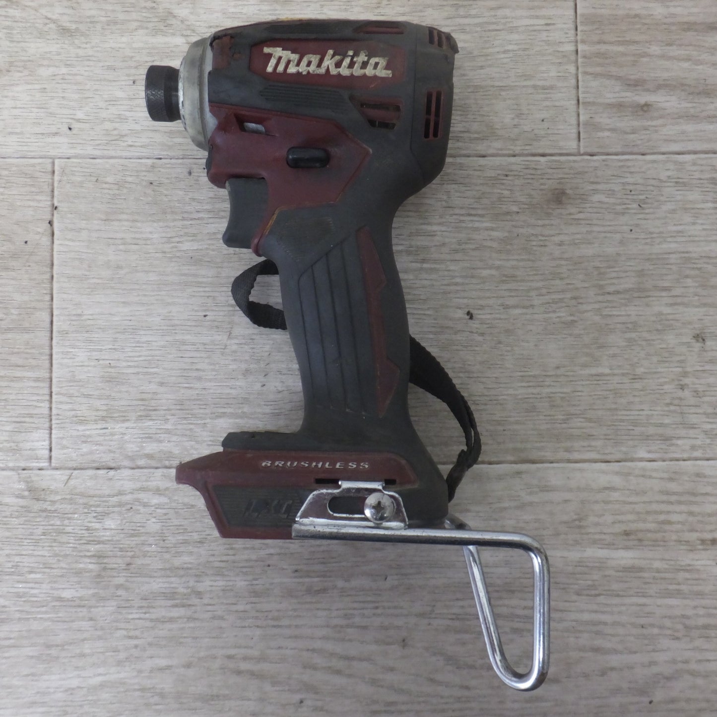 ジャンク★マキタ makita 充電式インパクトドライバ TD172D 18V 本体のみ★ [送料無料]