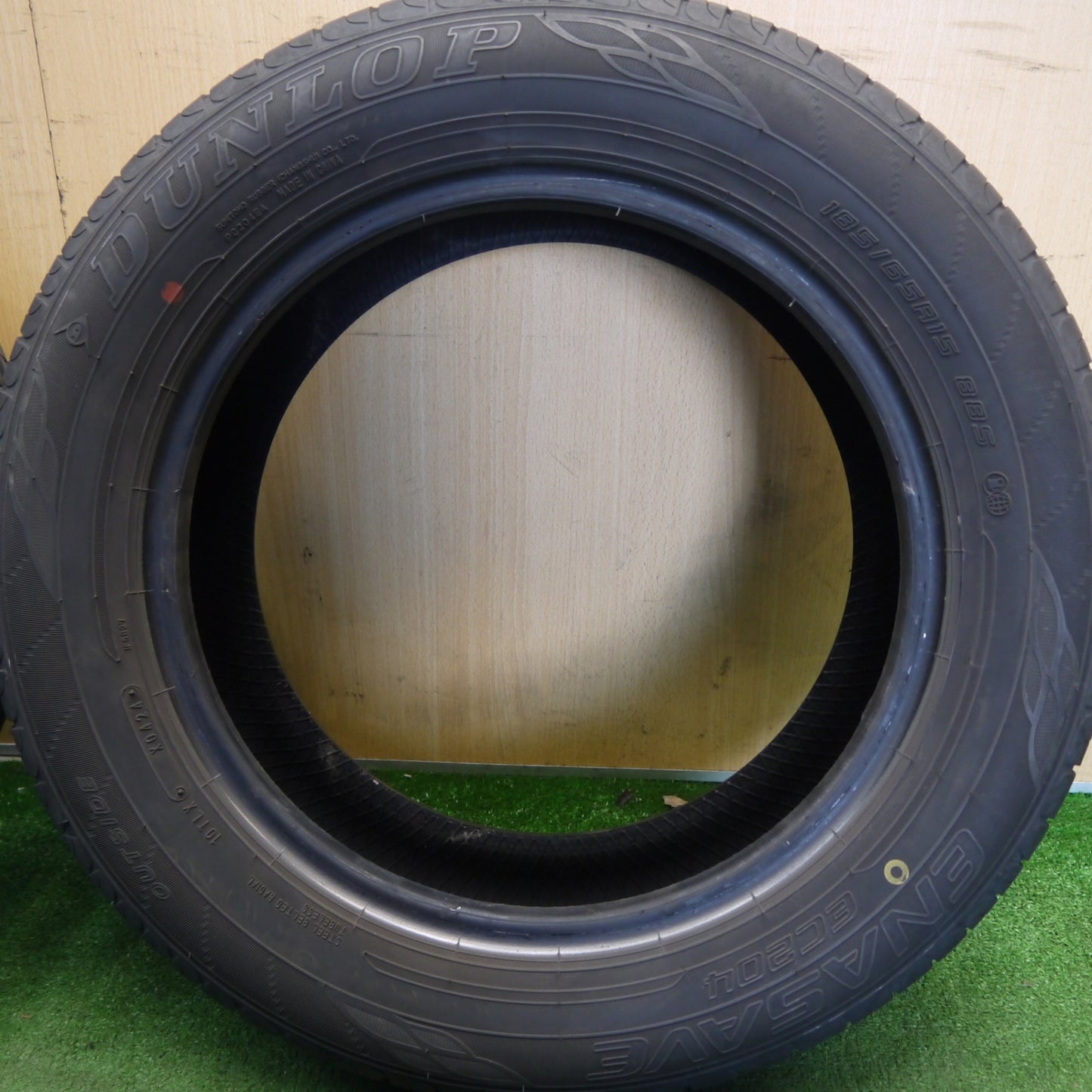バリ溝！24年！9分★185/65R15 ダンロップ エナセーブ EC204 タイヤ 15インチ ノート ティーダ フリード 等★6061510Hノタ