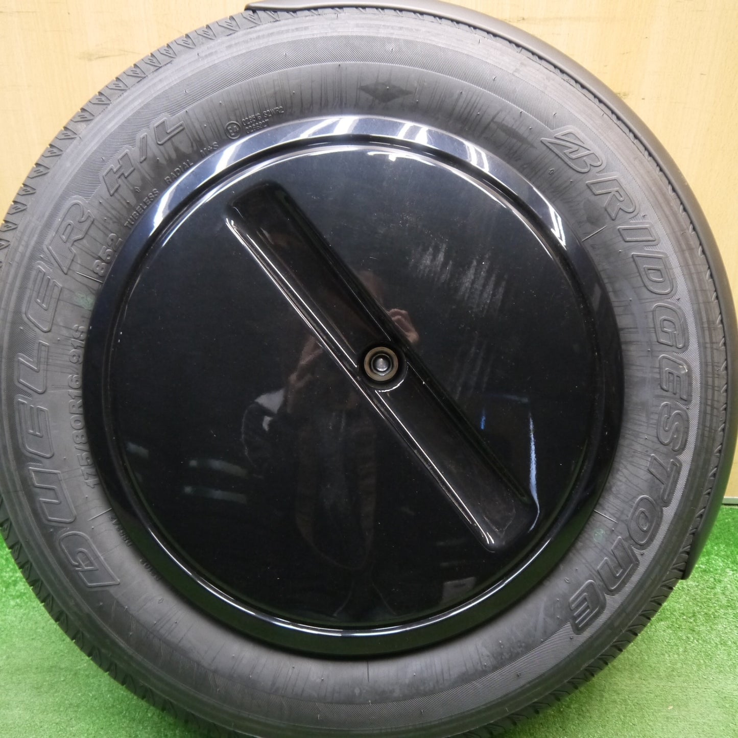 新車外し！23年！背面カバー付き！1本★スズキ ジムニー 純正 スチール 175/80R16 ブリヂストン デューラー H/L 852 スペア 16インチ PCD139.7/5H★5121901Hノ