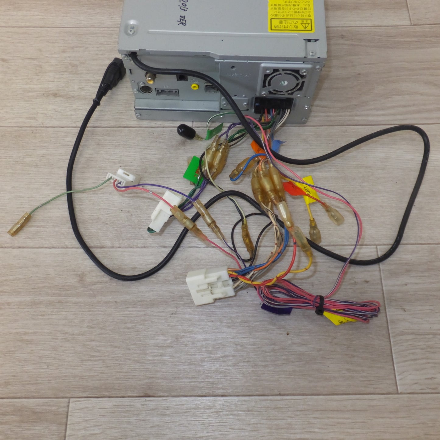 [送料無料] ★ケンウッド KENWOOD メモリーナビゲーション MDV-L401[48]★