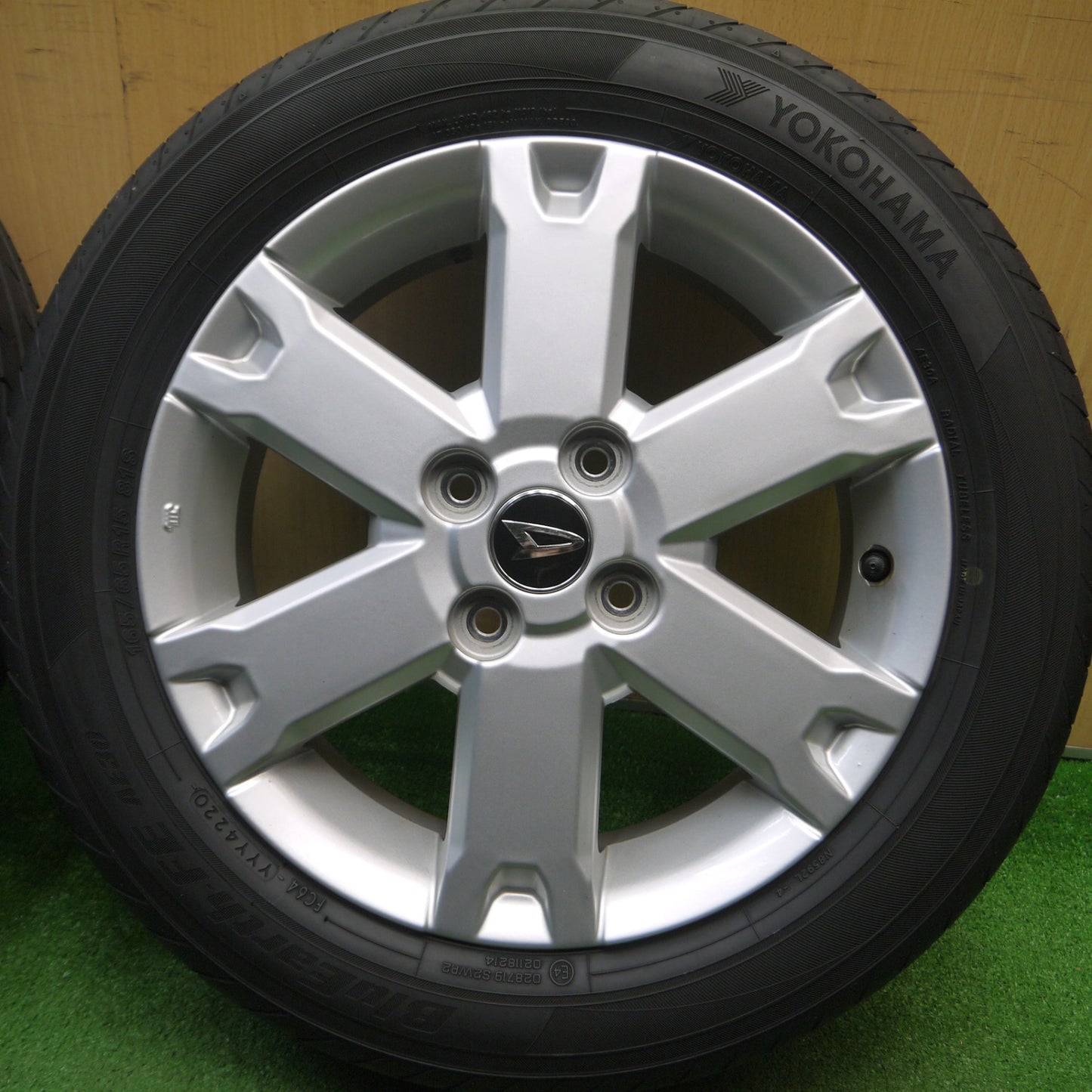 [送料無料] キレイ！20年★ダイハツ タフト 純正 165/65R15 ヨコハマ BluEarth-FE AE30 ブルーアース 15インチ PCD100/4H★4122311Hノ
