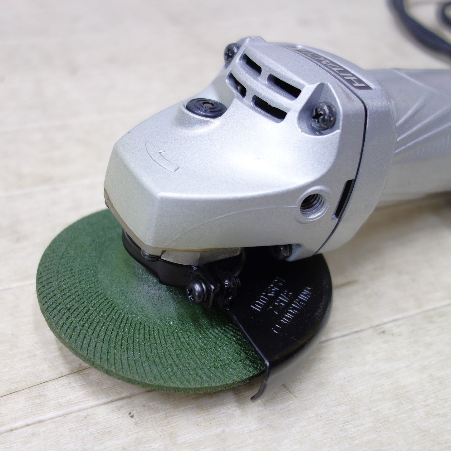 [送料無料] 美品◆HITACHI 日立工機 100mm 電気ディスクグラインダ G10SH5 研磨機 電動工具 100V 50/60Hz◆