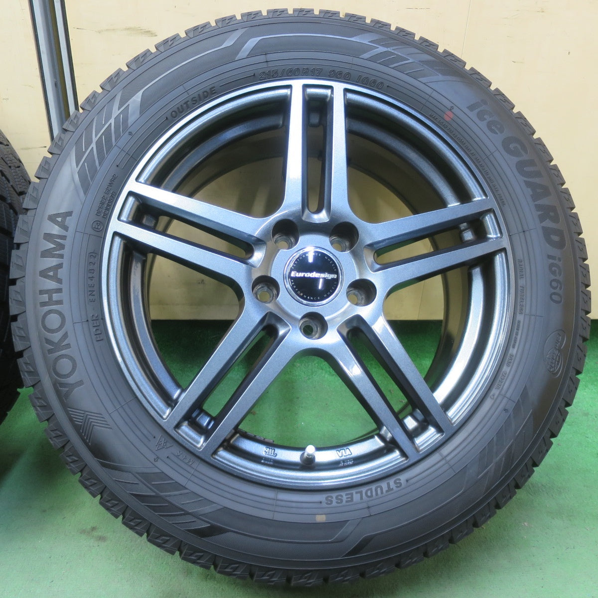 ほぼ未使用！22年！キレイ◎スタッドレス 215/60R17 ヨコハマ アイスガード iG60 Eurodesign EIGER 阿部商会 ユーロデザイン アイガー 17インチ PCD114.3/5H◎6081913イス