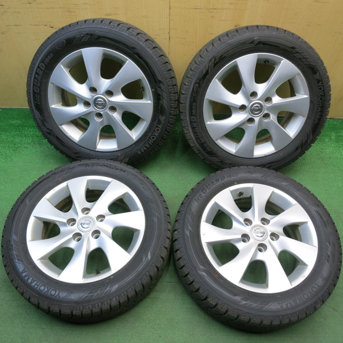 ほぼ未使用！22年★日産 C26 セレナ 純正 195/60R16 スタッドレス ヨコハマ アイスガード iG60 16インチ PCD114.3/5H★6032305HAス