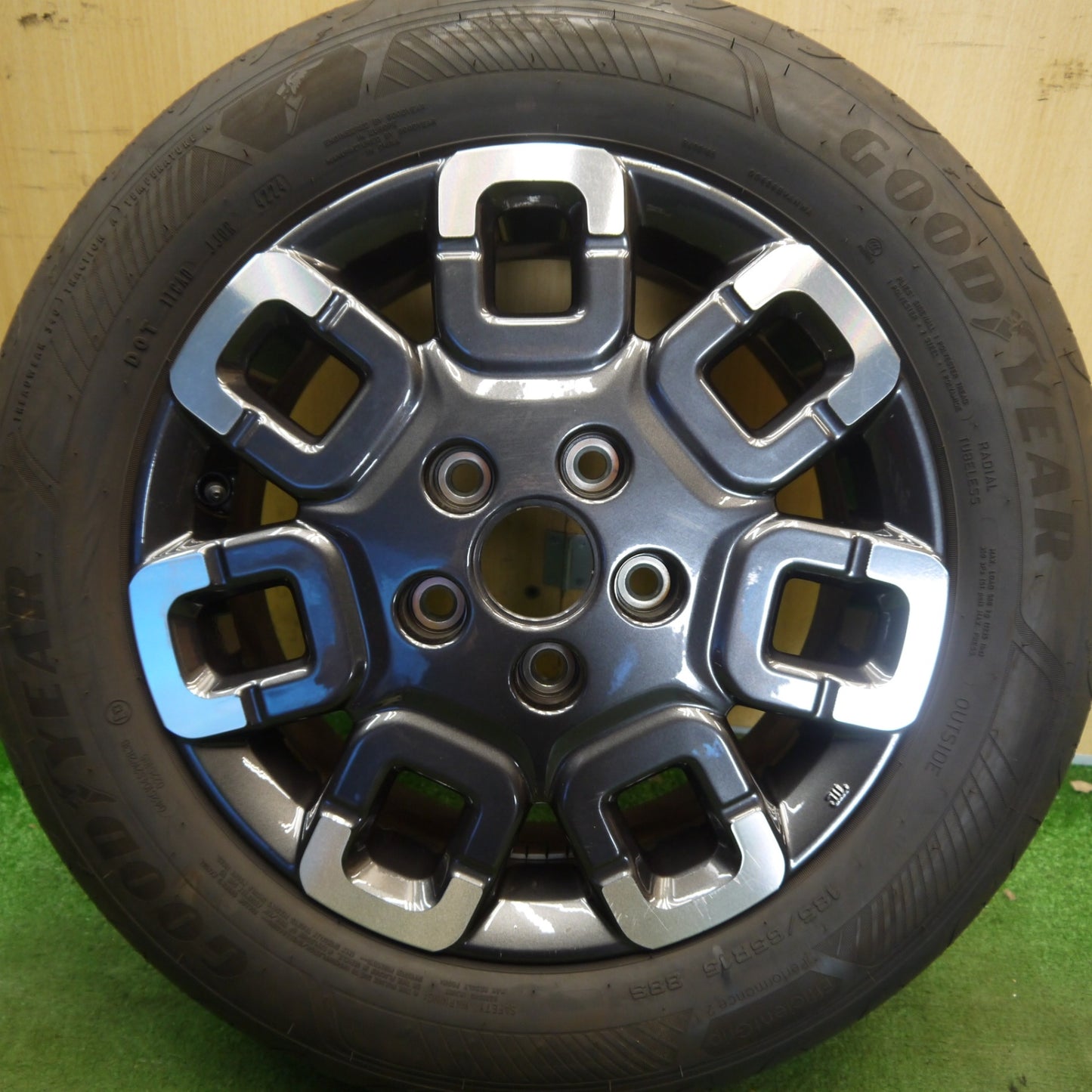 バリ溝！24年！9.5分以上！1本◎ホンダ フリード クロスター 純正 185/65R15 グッドイヤー EfficientGrip Performance2 15インチ PCD114.3/5H◎6062203Hノ