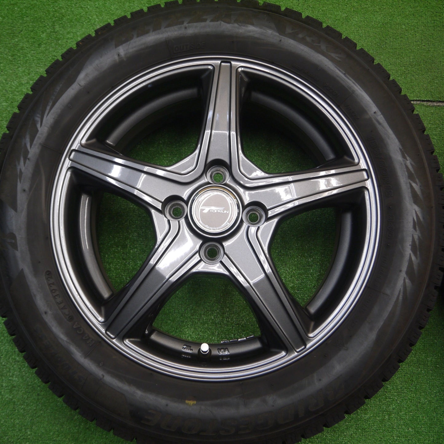 [送料無料] バリ溝！22年！キレイ！9.5分★スタッドレス 185/60R15 ブリヂストン ブリザック VRX2 TOPRUN トップラン 15インチ PCD100/4H★4110507Hス