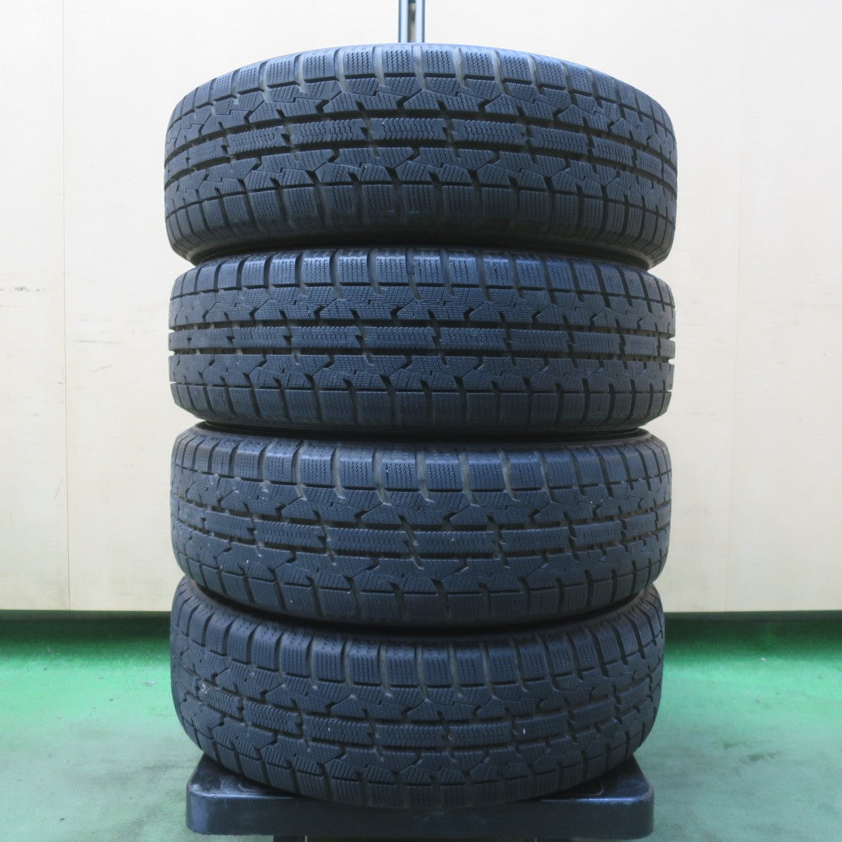 バリ溝！23年！キレイ！ほぼ10分◎スタッドレス 165/65R14 トーヨー オブザーブ ガリット GIZ JOKER ジョーカー 14インチ PCD100/4H◎6101907イス