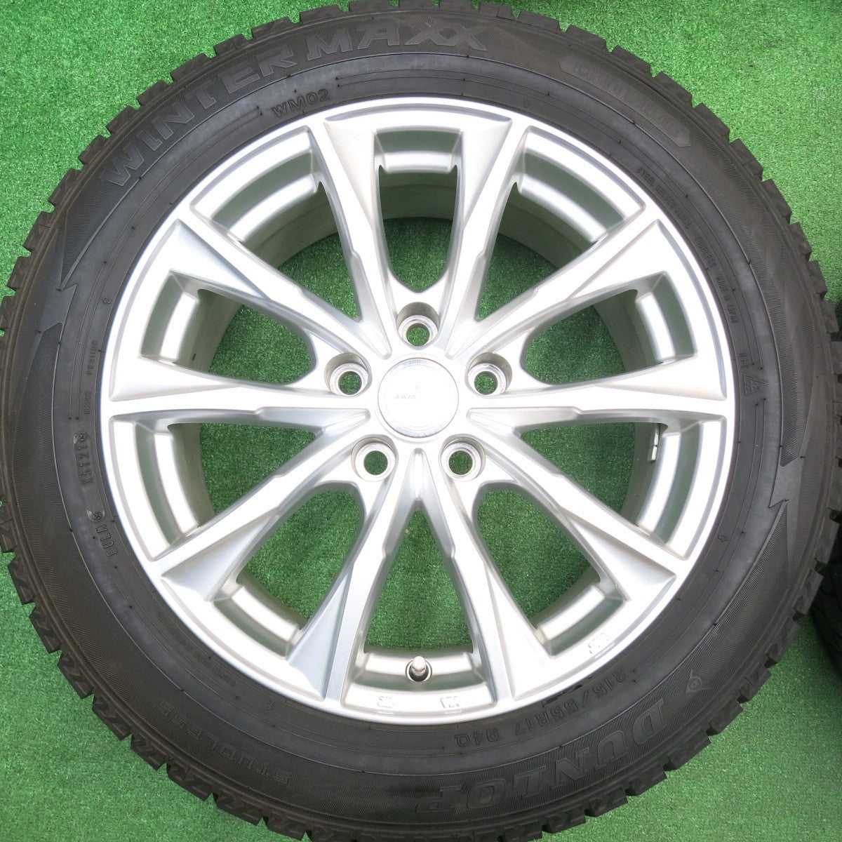 バリ溝！21年！キレイ！9.5分★スタッドレス 215/55R17 ダンロップ ウインターマックス WM02 JOKER ジョーカー 17インチ PCD114.3/5H★5110615HAス