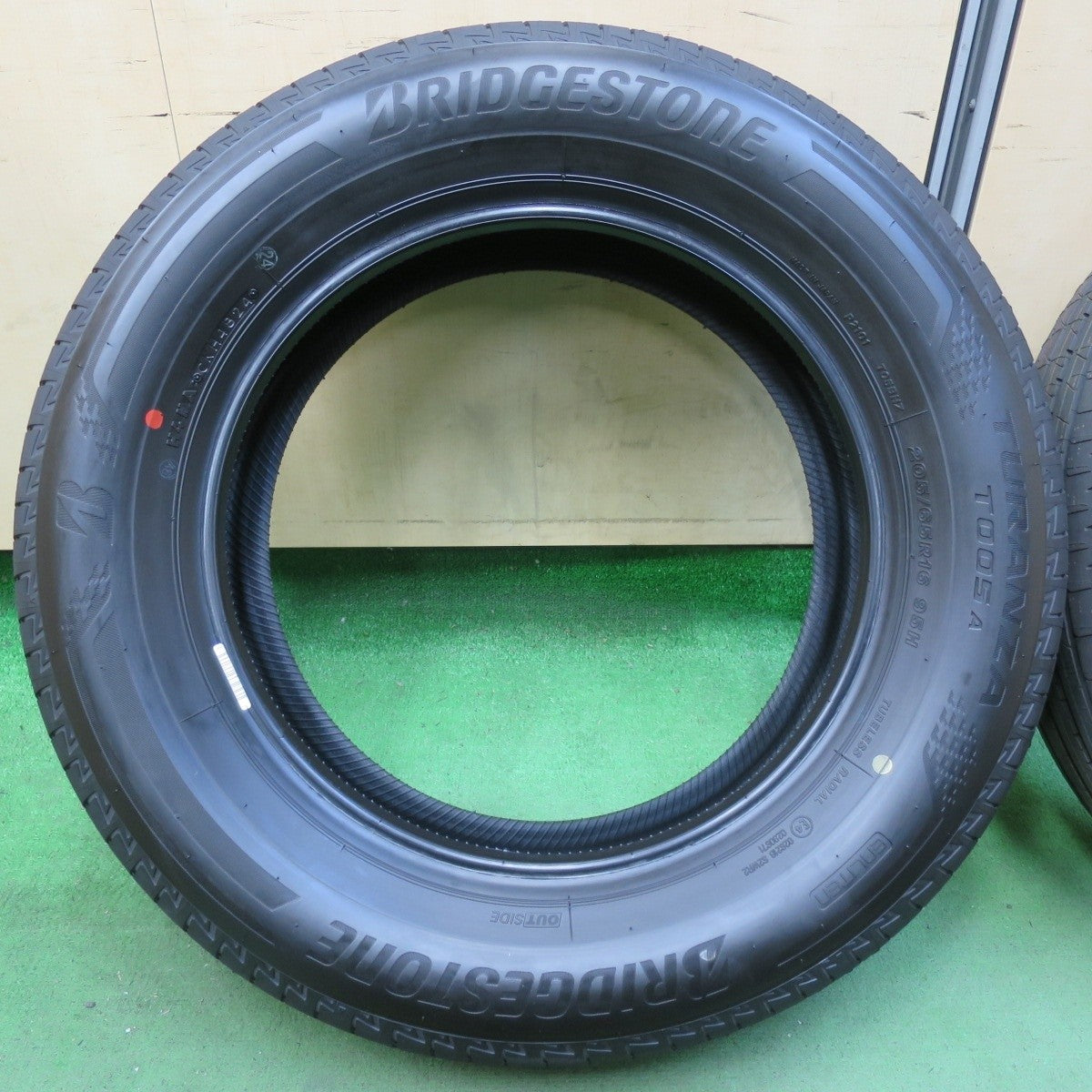 新車外し 24年★205/65R16 ブリヂストン トランザ T005A アルファード ヴェルファイア カムリ ヤリスクロス等★5040410イノタ