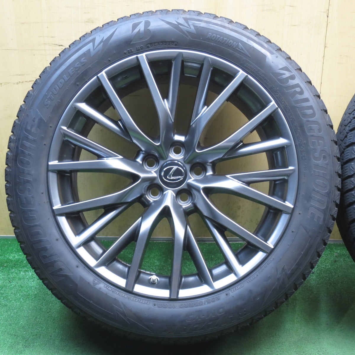 センサー付！バリ溝！キレイ！8.5分◎レクサス RX Fスポーツ 純正 235/55R20 スタッドレス ブリヂストン ブリザック DM-V3 20インチ PCD114.3/5H◎6090903NJス