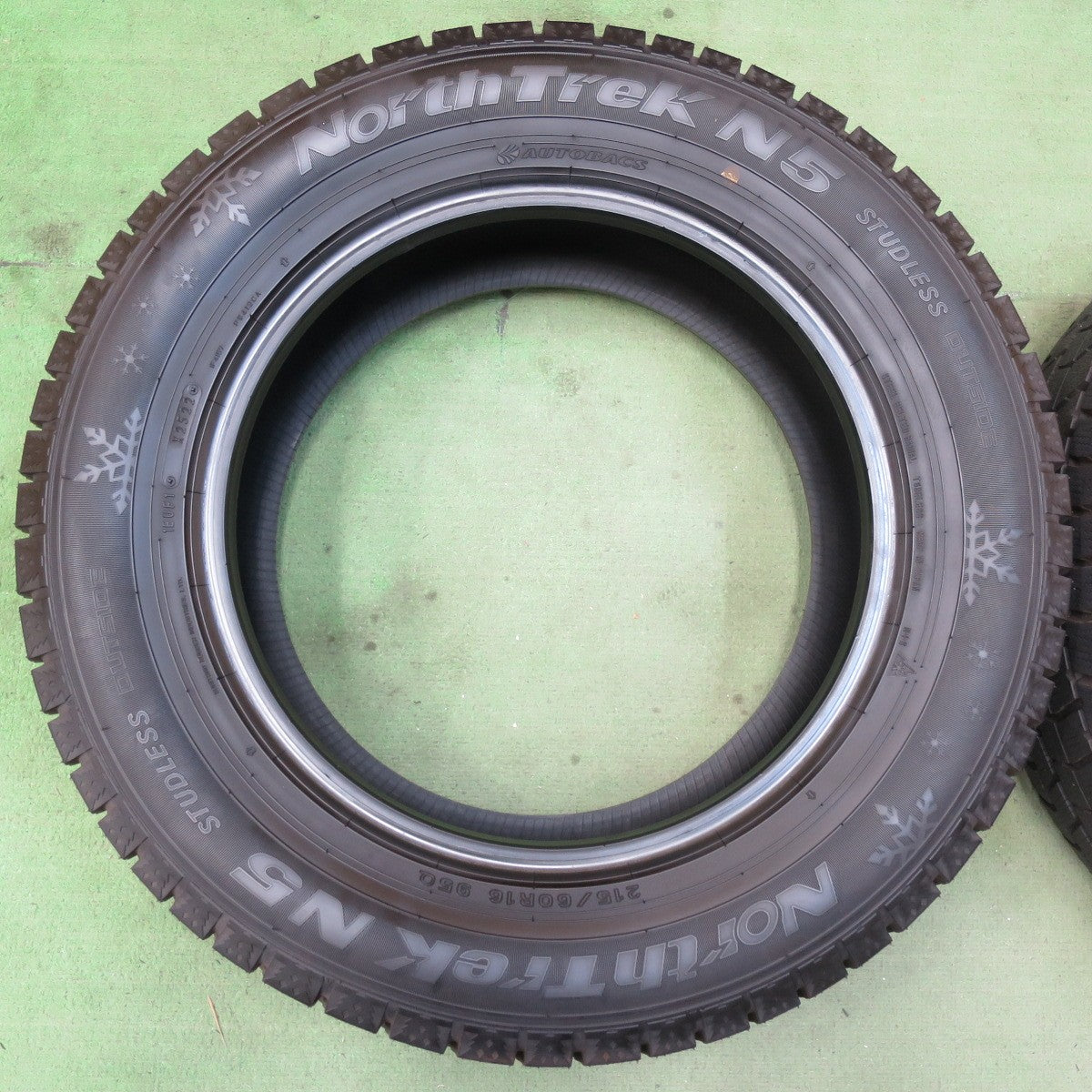 バリ溝！22年！ほぼ10分★スタッドレス 215/60R16 オートバックス ノーストレック N5 タイヤ 16インチ エスティマ クラウン オデッセイ マークX 等★5102001イスタ