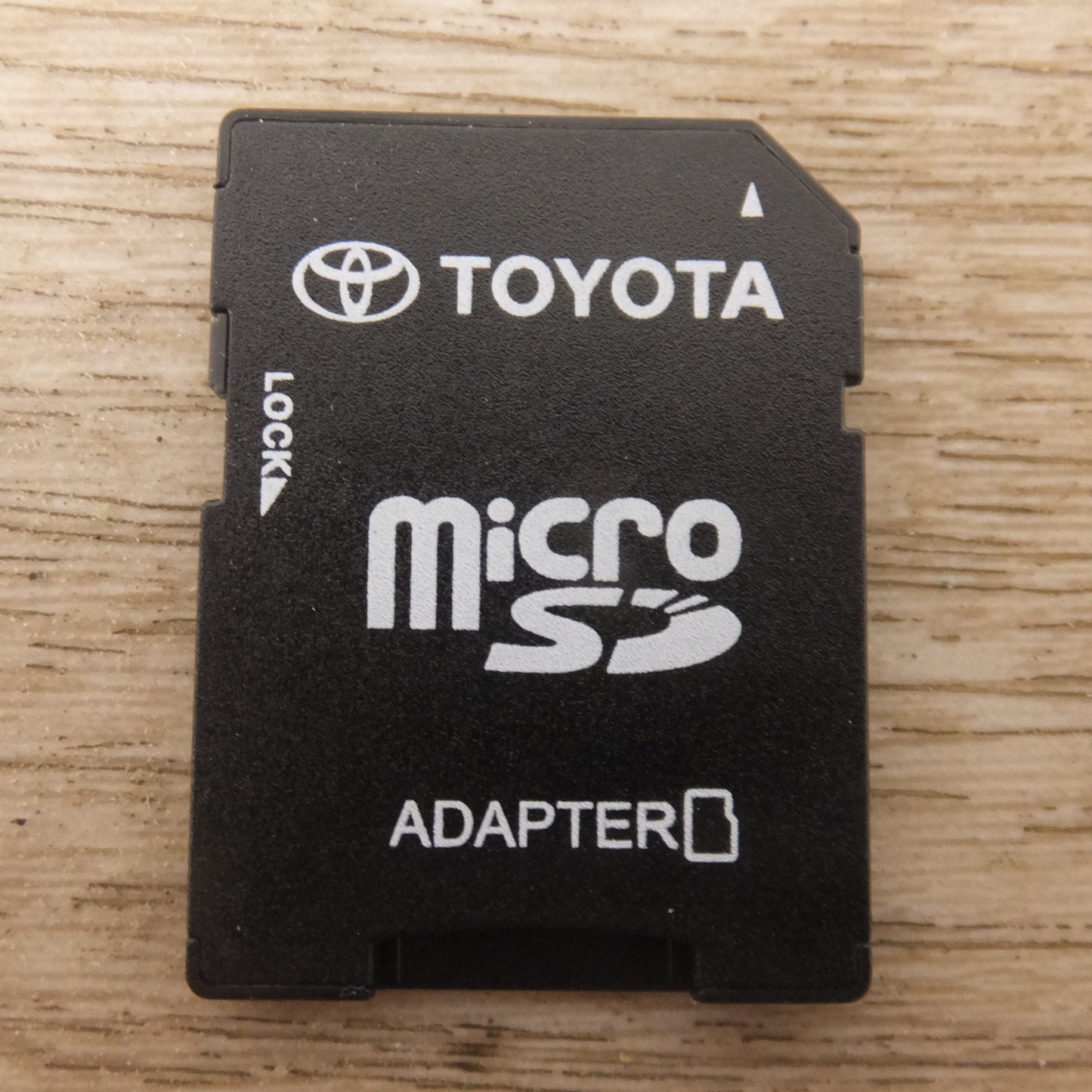 [送料無料] ★トヨタ TOYOTA 地図SDカード 08675-0AM35 32GB 2016年秋版　対応機種  SDナビゲーション NSZT-Y66T 08605-00A40★