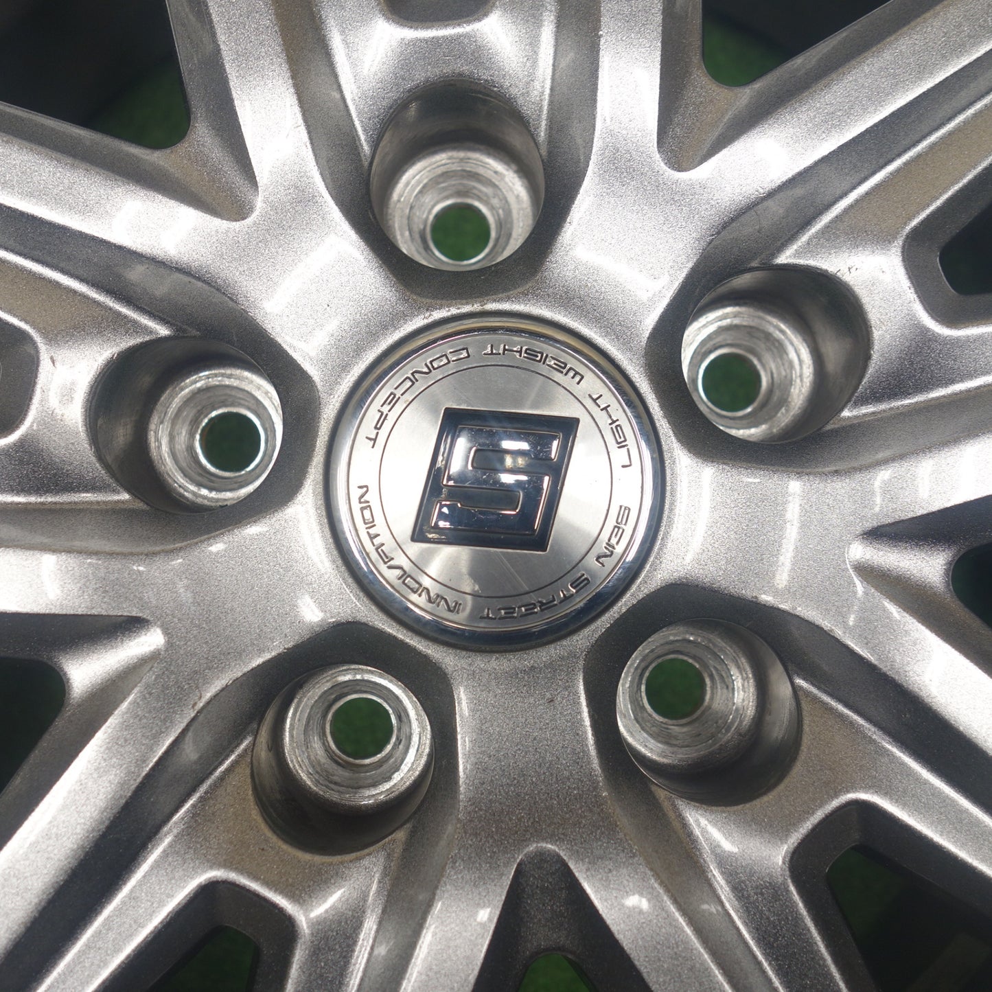 バリ溝！キレイ！9.5分★スタッドレス 195/65R15 ヨコハマ アイスガード iG60 SEIN ザイン 15インチ PCD114.3/5H★6020902KTス