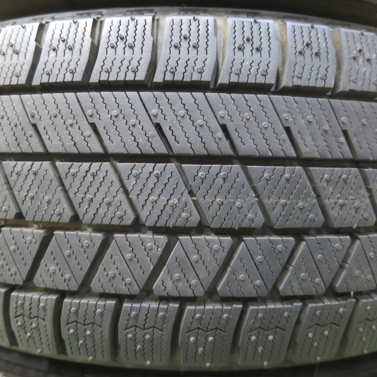 バリ溝！23年！キレイ！ほぼ10分★スタッドレス 185/55R16 ブリヂストン ブリザック VRX3 POTENZA SW010 ポテンザ 16インチ PCD100/4H★6031109イス