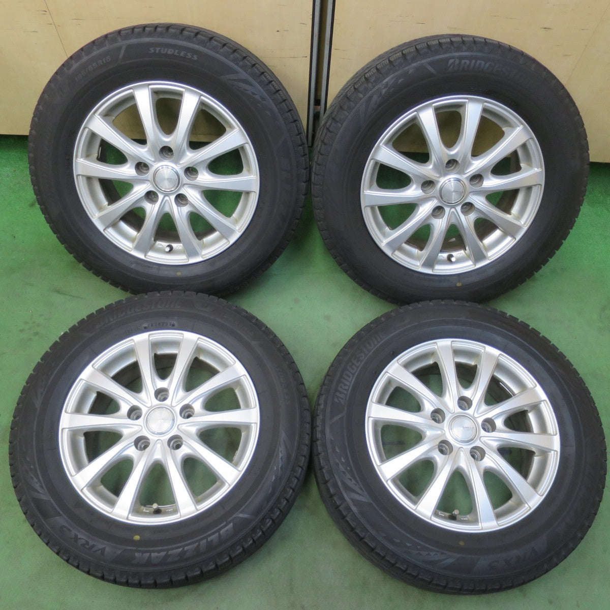 バリ溝！22年！8.5分★スタッドレス 195/65R15 ブリヂストン ブリザック VRX3 SIBILLA NEXT IR-Z シビラ 15インチ PCD114.3/5H★6031208イス