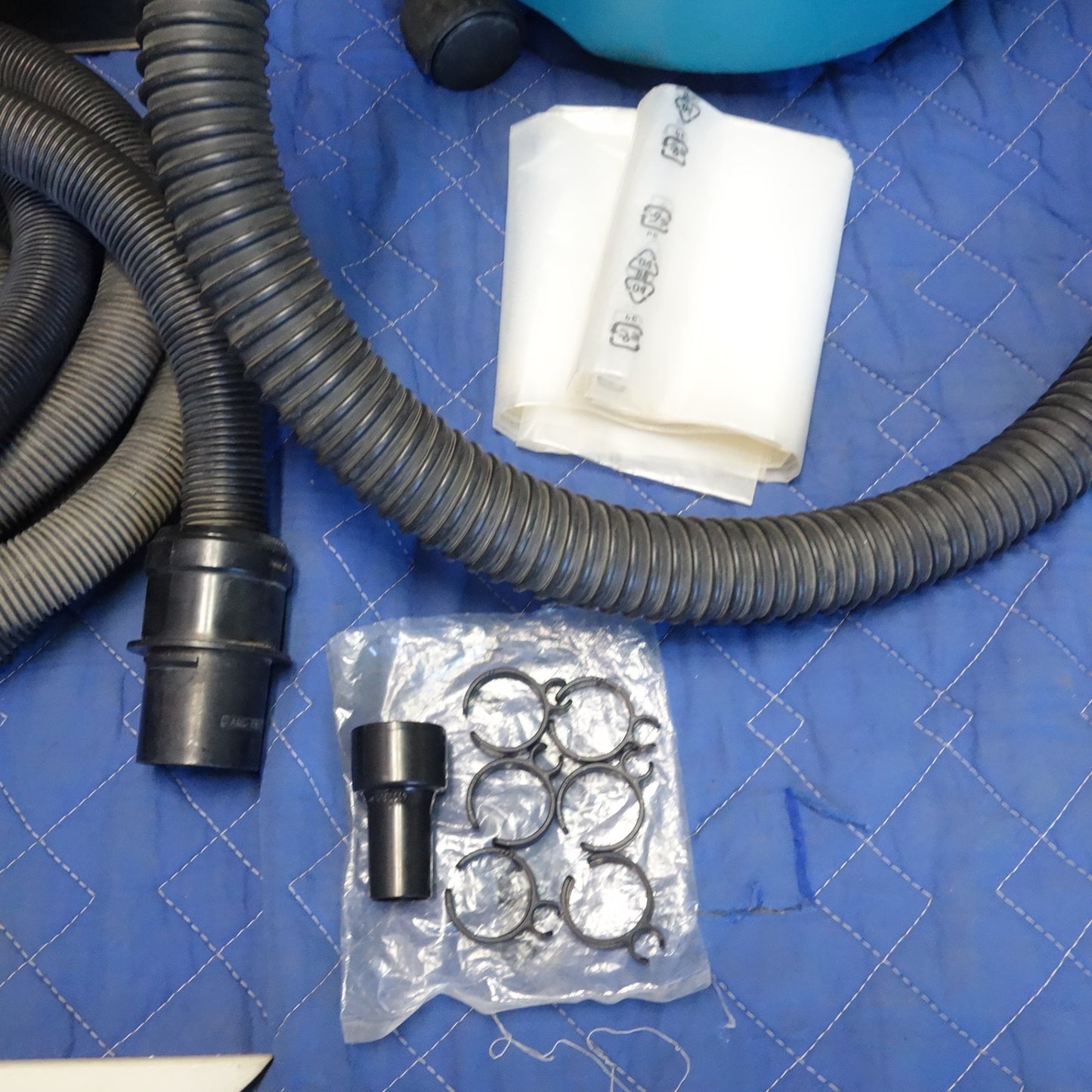 [送料無料] ☆マキタ 乾式専用 業務用 強・弱 2スピード 集じん機 100V 436 ホース付き 集塵 電動 工具☆
