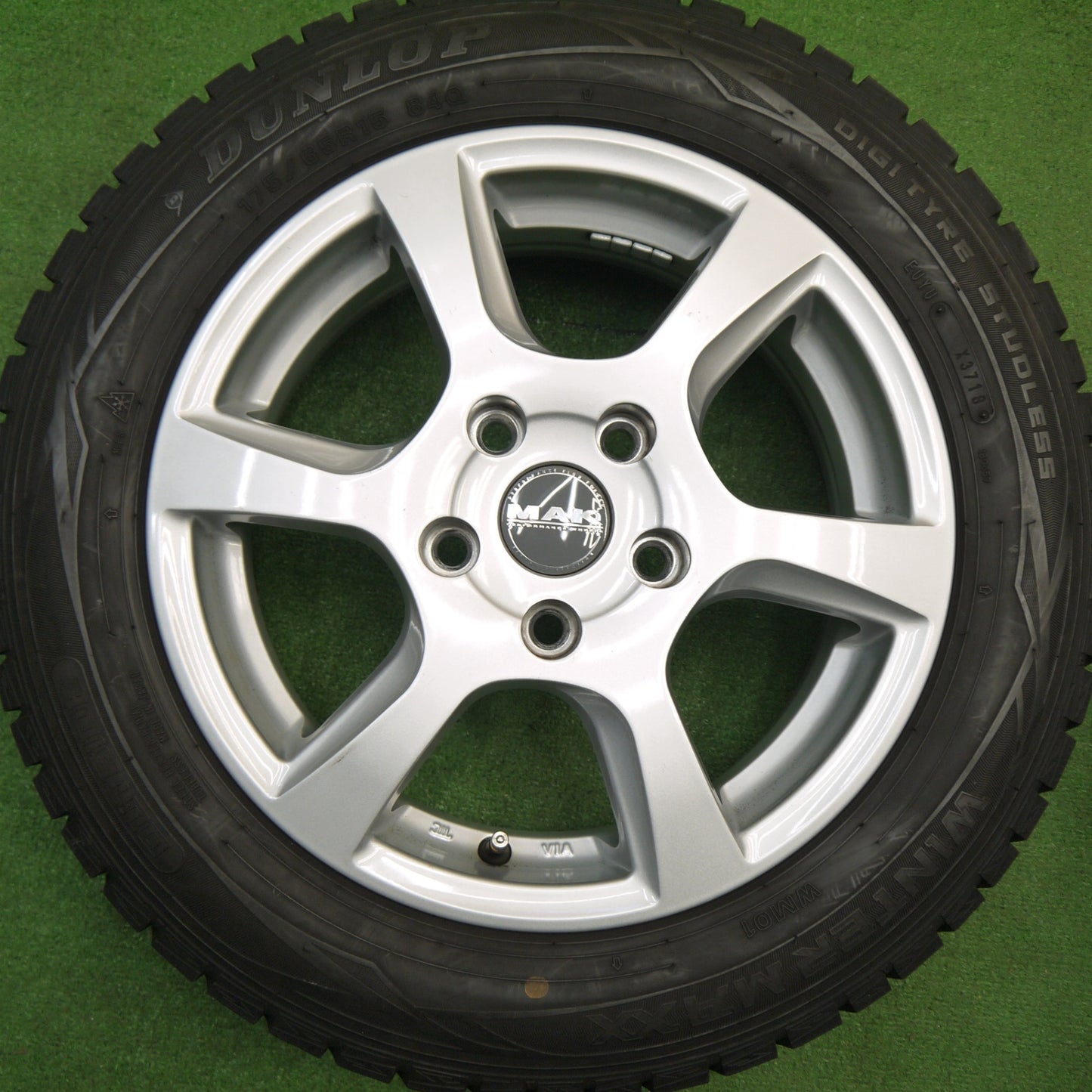バリ溝！キレイ！9.5分以上★BMW MINI 等 MAK VINCI 175/65R15 スタッドレス ダンロップ ウインターマックス WM01 15インチ ヴィンチー PCD112/5H★5112609Hス