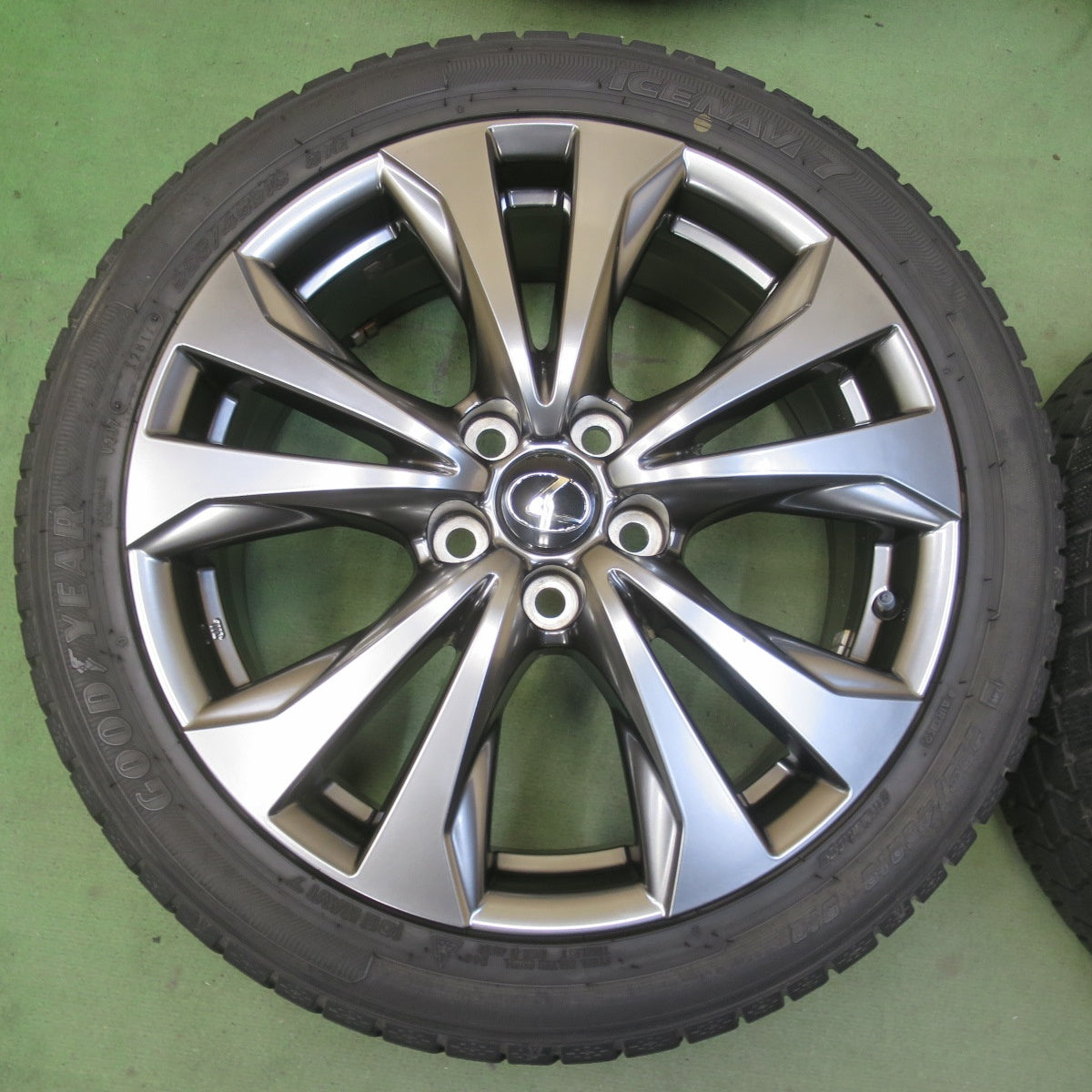 キレイ◎レクサス UX Fスポーツ 純正 225/45R18 スタッドレス グッドイヤー アイスナビ7 18インチ PCD114.3/5H◎6100602イス