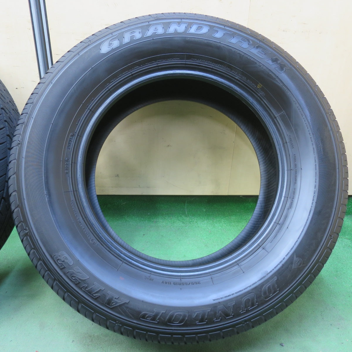 新車外し！25年★265/65R18 ダンロップ AT23 グラントレック タイヤ 18インチ ランクル 250 300 等★6050606イノタ