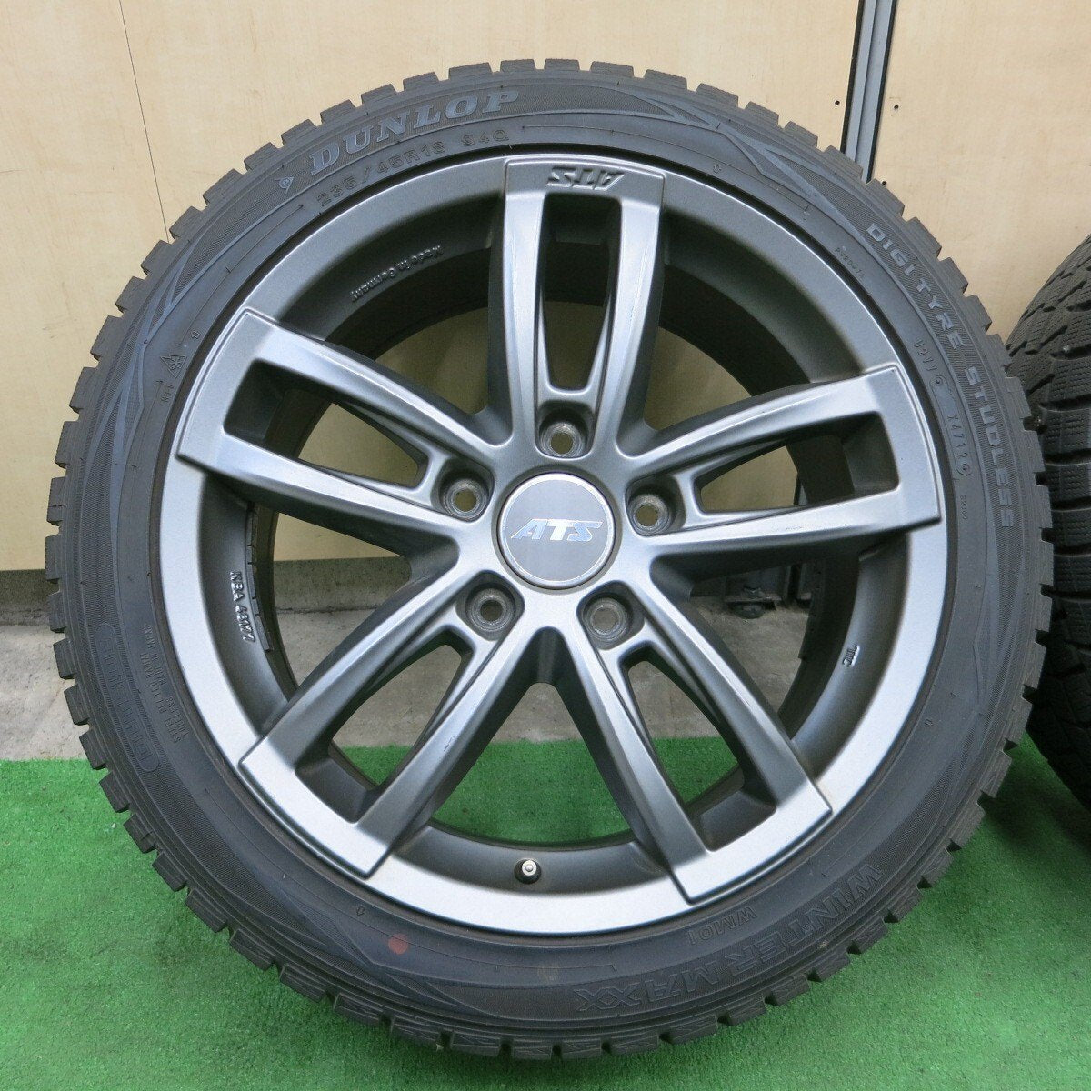 バリ溝！9分★ポルシェ 等 ATS 235/45R18 スタッドレス ダンロップ ウインターマックス WM01 18インチ PCD130/5H★4061801ナス