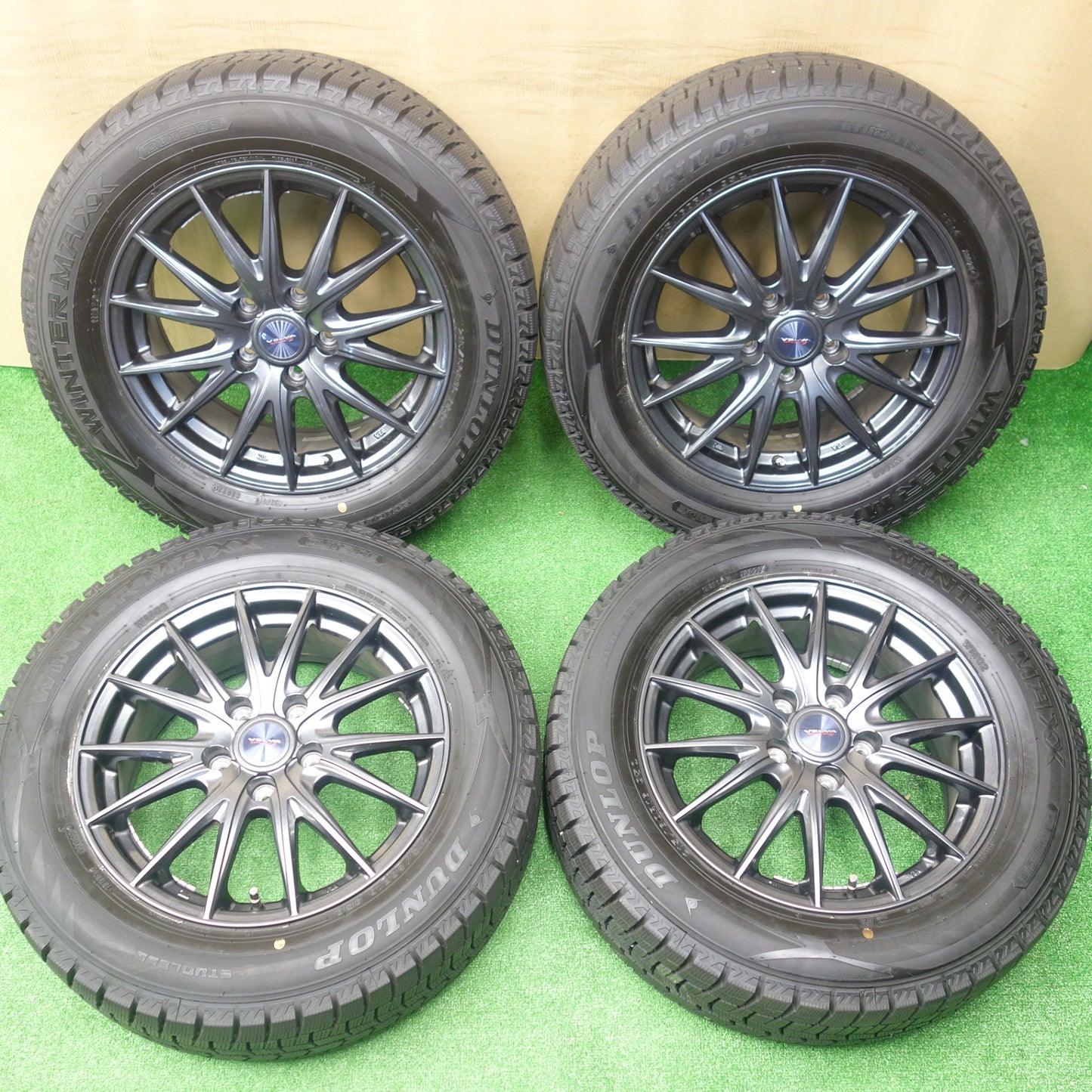 バリ溝！23年！キレイ！9.5分以上★スタッドレス 215/60R16 ダンロップ ウインターマックス WM02 VELVA SPORTZ ヴェルヴァ 16インチ PCD114.3/5H★5122104KTス