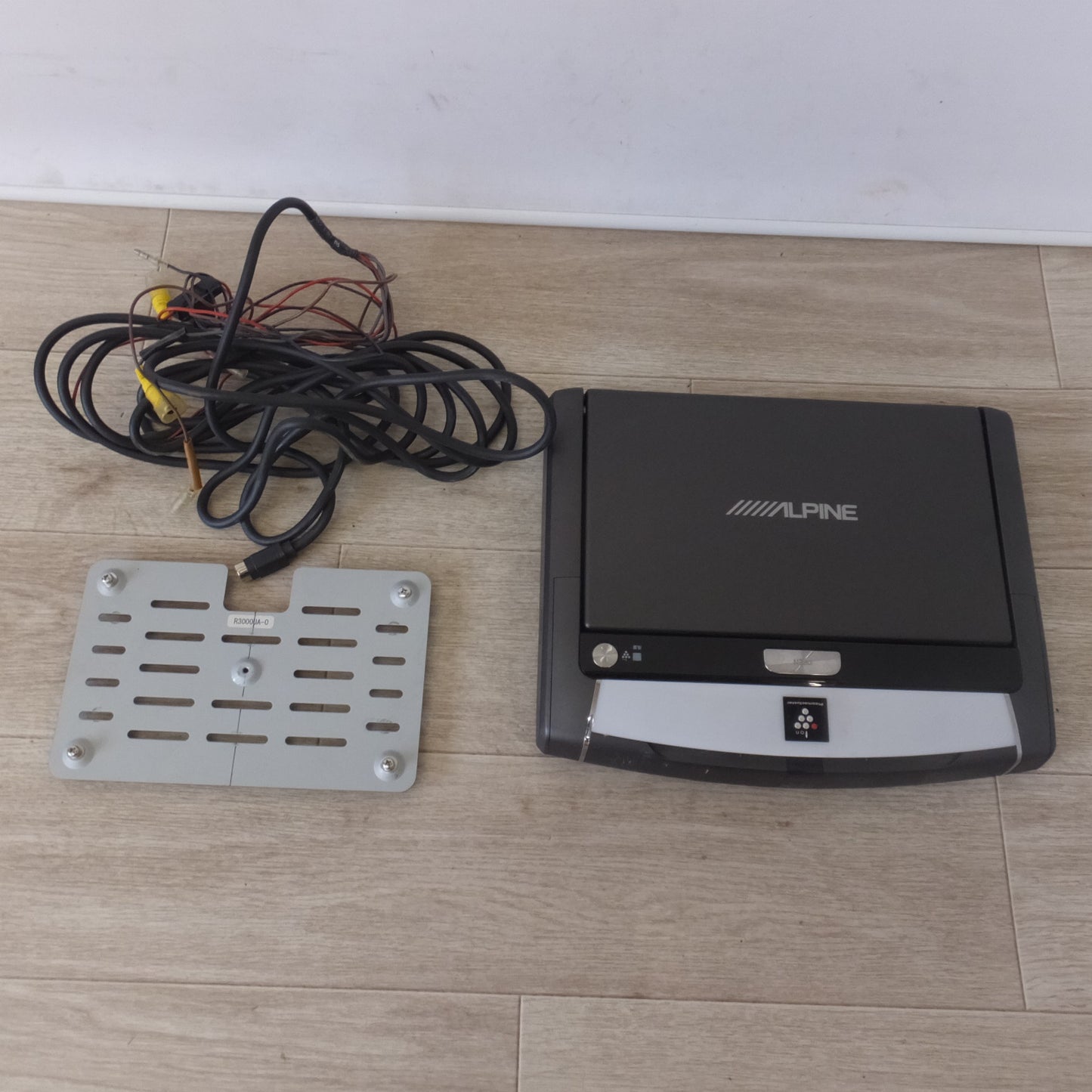 [送料無料] ★アルパイン ALPINE 10.2inch WVGA LED液晶 プラズマクラスターリアビジョン ブラック PCX-R3300B(95)★