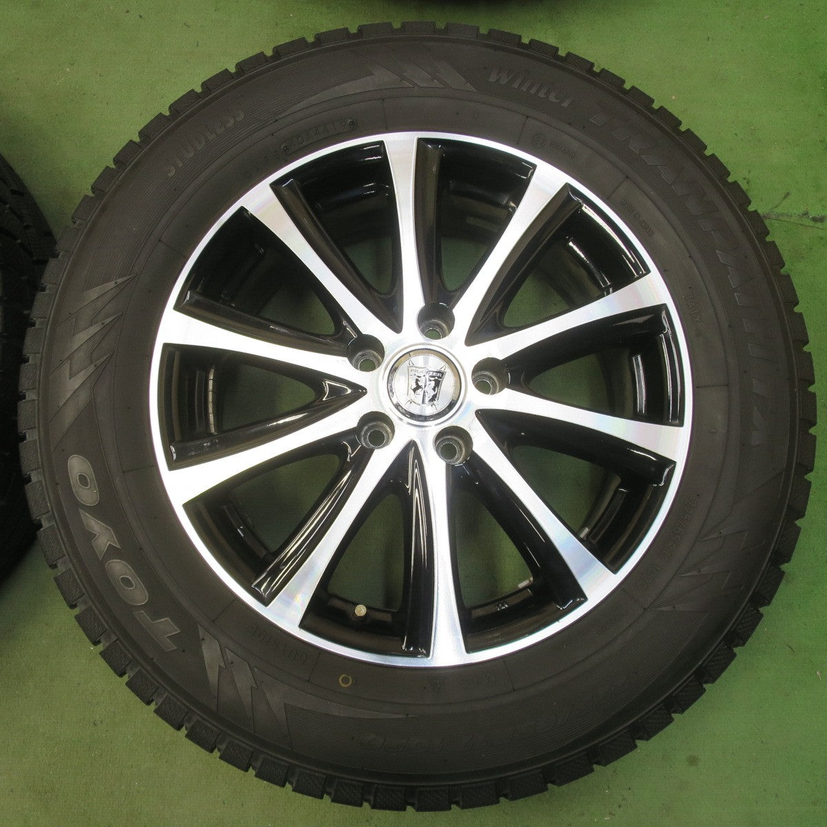 バリ溝！9.5分◎スタッドレス 225/65R17 トーヨー ウインター トランパス TX PRAUZER プラウザー 17インチ PCD114.3/5H◎6062609イス