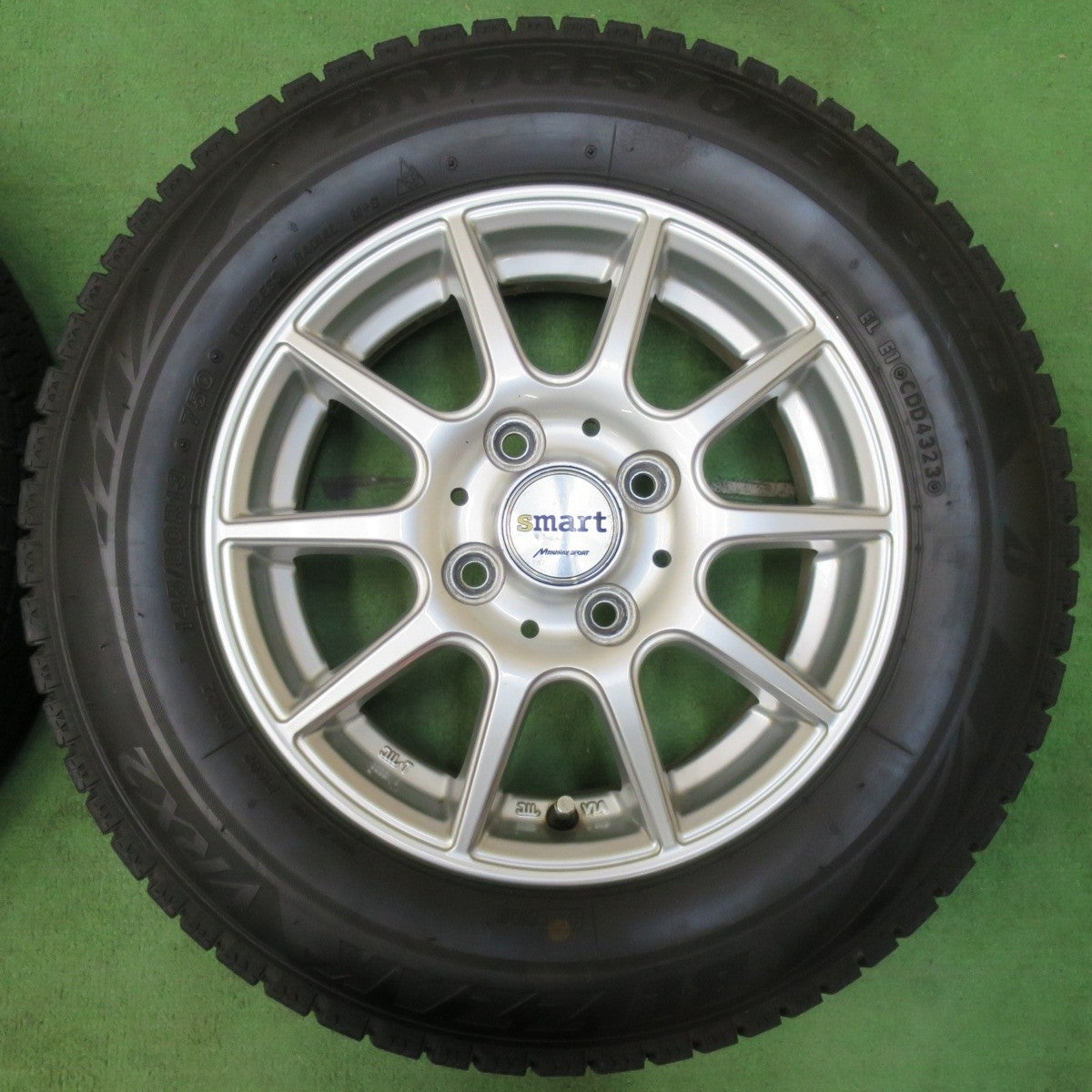 バリ溝！23年！ほぼ10分★スタッドレス 145/80R13 ブリヂストン ブリザック VRX2 smart MANARAY SPORT マナレイ 13インチ PCD100/4H★4123018イス