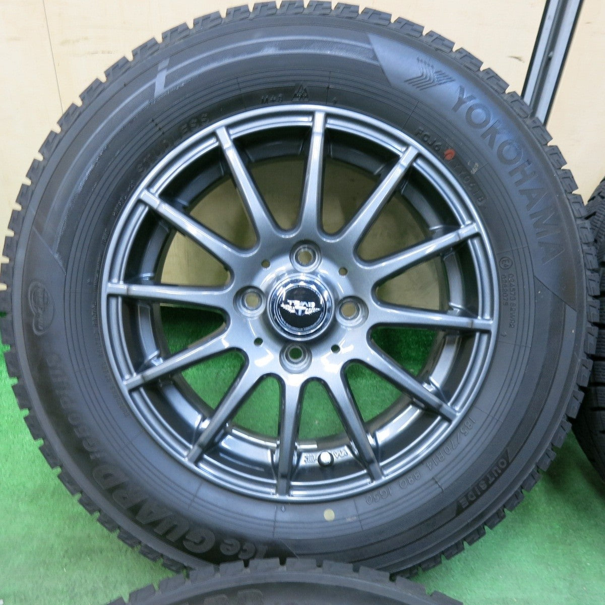 バリ溝！キレイ！9.5分★スタッドレス 185/70R14 ヨコハマ アイスガード iG50 プラス TEAD テッド 14インチ PCD100/4H★4121812SYス