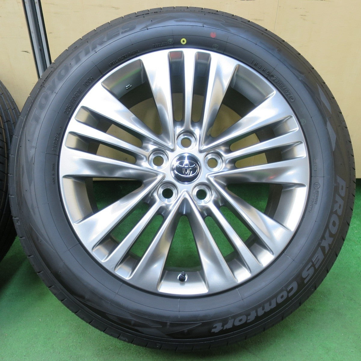 新車外し 24年★トヨタ 40系 アルファード Zグレード 純正 225/60R18 トーヨー プロクセス コンフォート PCD120/5H★4121101イノ