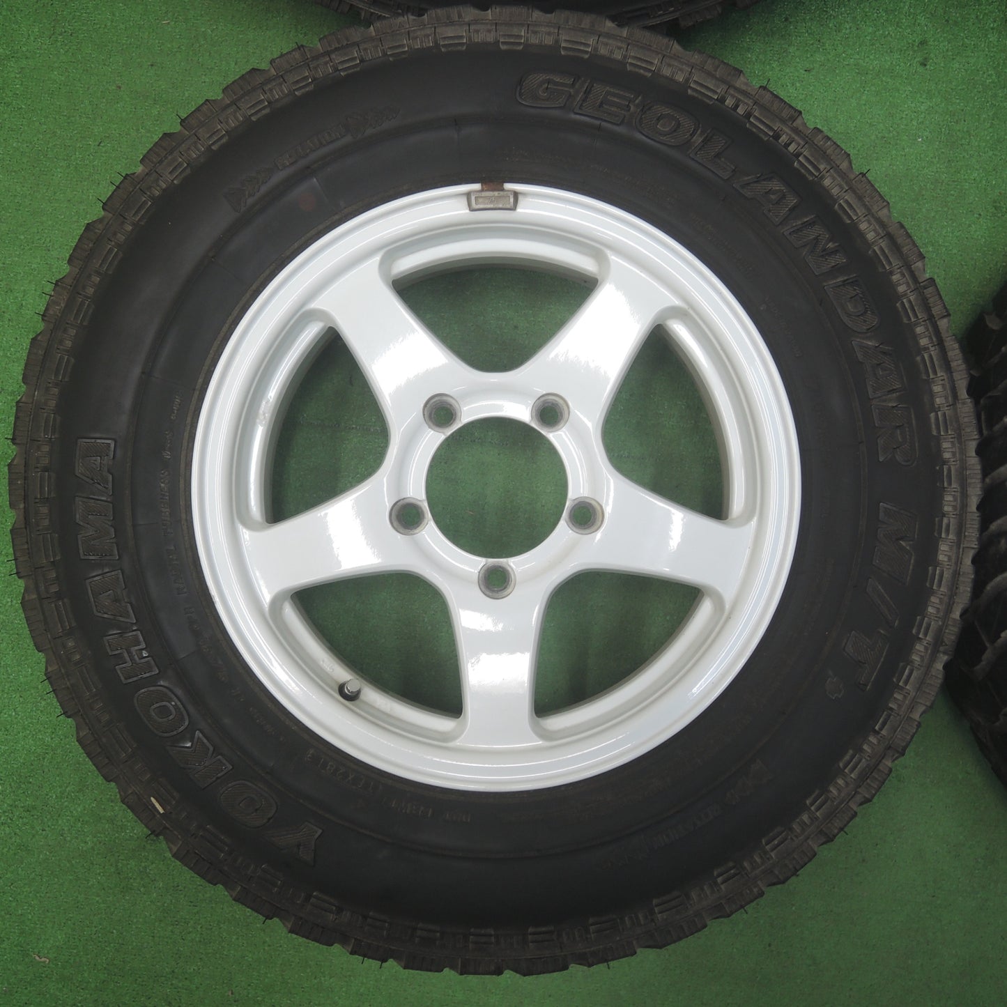 *送料無料* キレイ★ジムニー等 4x4 Engineering 6.50R16 97/93Q ヨコハマ ジオランダー M/T+ 16インチ PCD139.7/5H★4033001SYノ