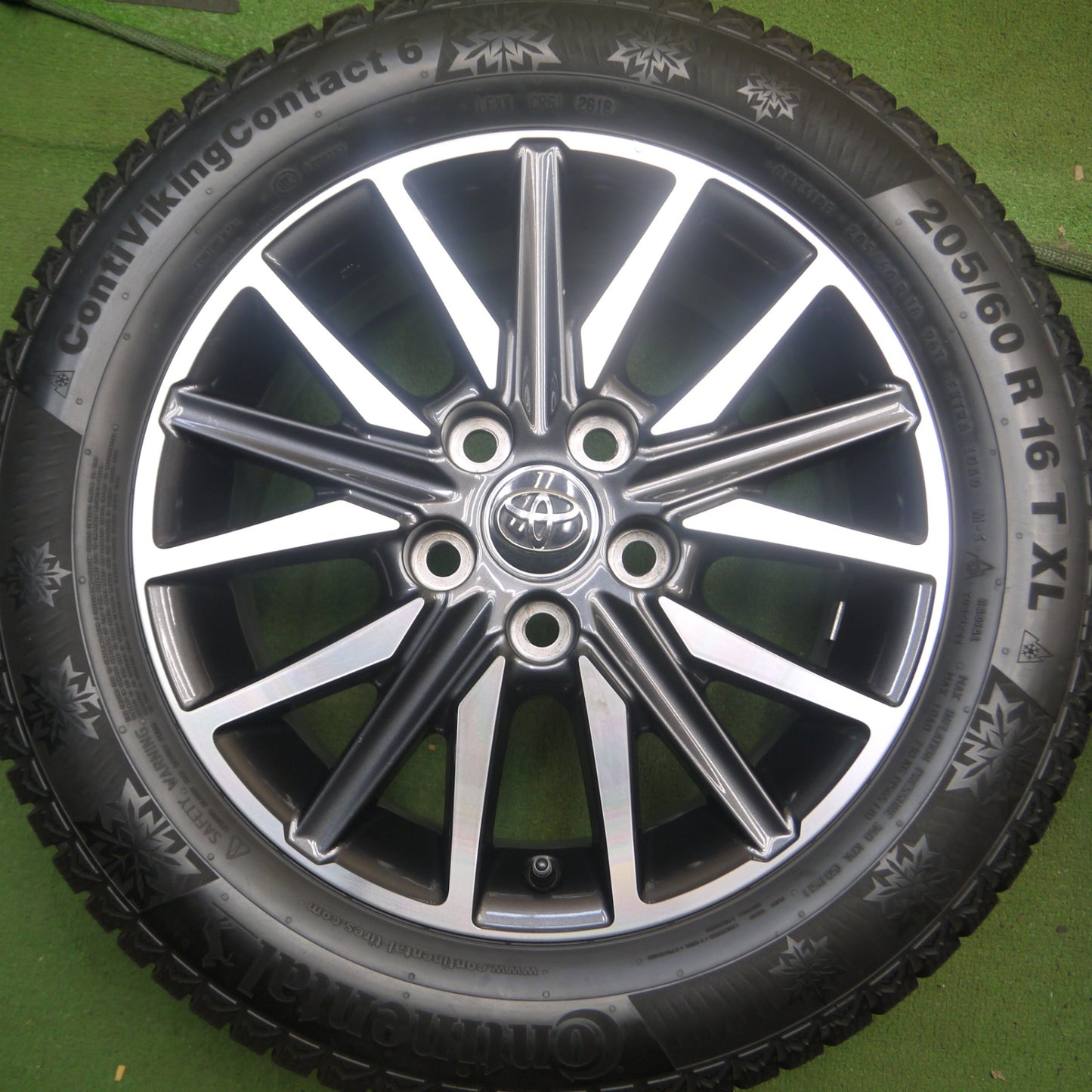 *送料無料* バリ溝！9.5分★トヨタ 80系 ノア ヴォクシー 純正 205/60R16 スタッドレス コンチネンタル コンチバイキングコンタクト6 PCD114.3/5H★4062801Hス